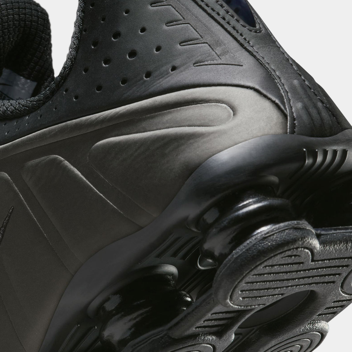 Nike Shox R4 Mens Running Shoes Black HQ1988-001 – Shoe Palace display picture 1