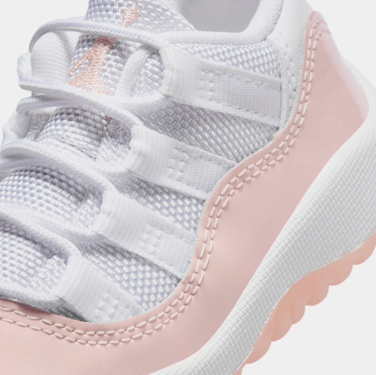 childrens pink jordans