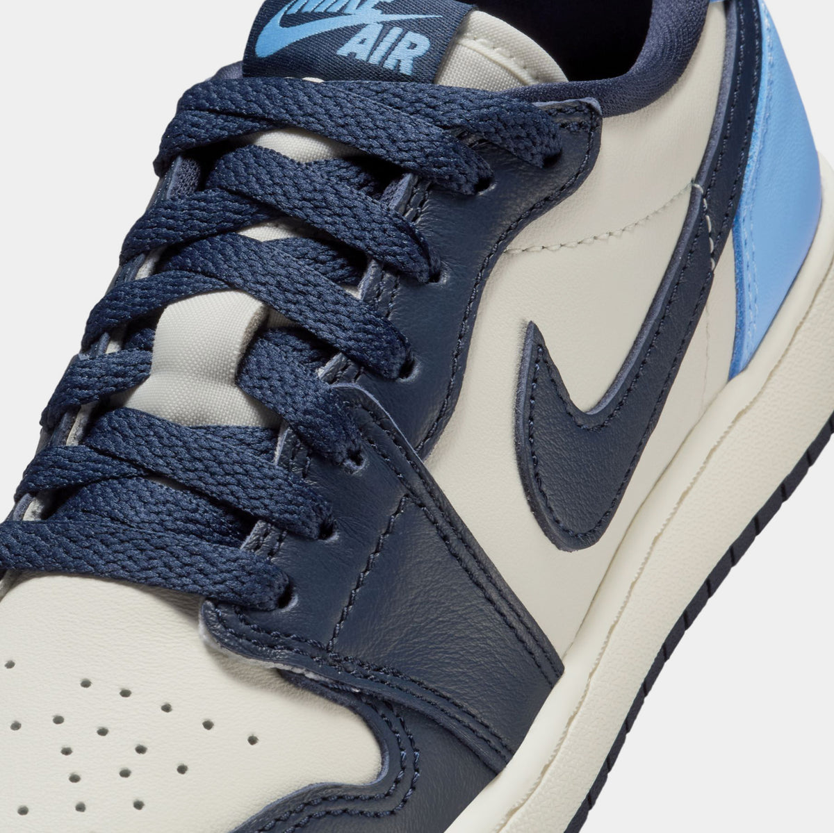 Jordan Air Jordan 1 Retro Low OG Obsidian Grade School Lifestyle 