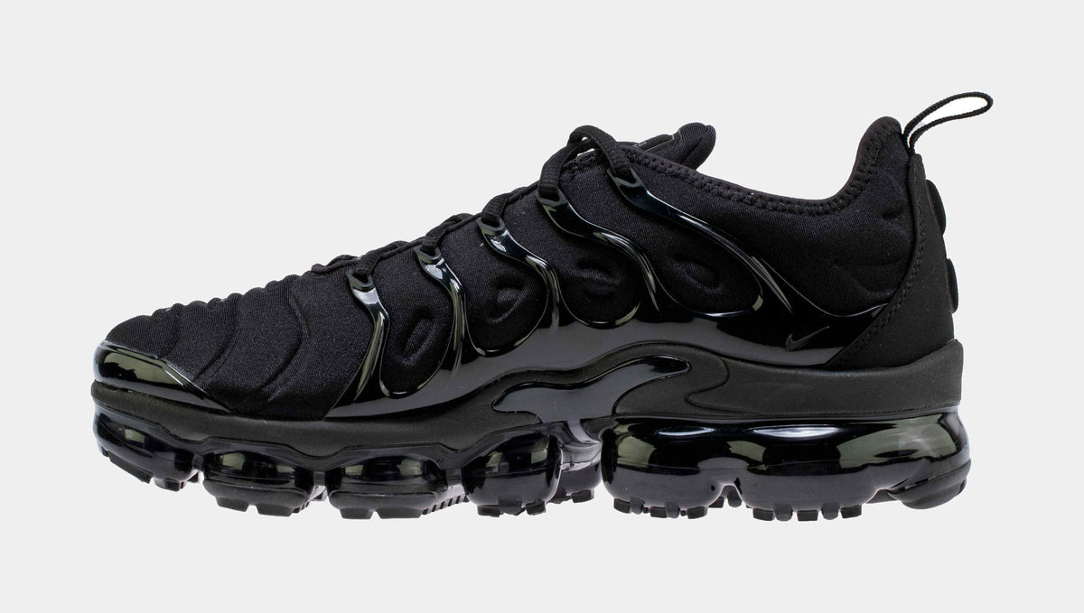 nike vapormax plus sneakers