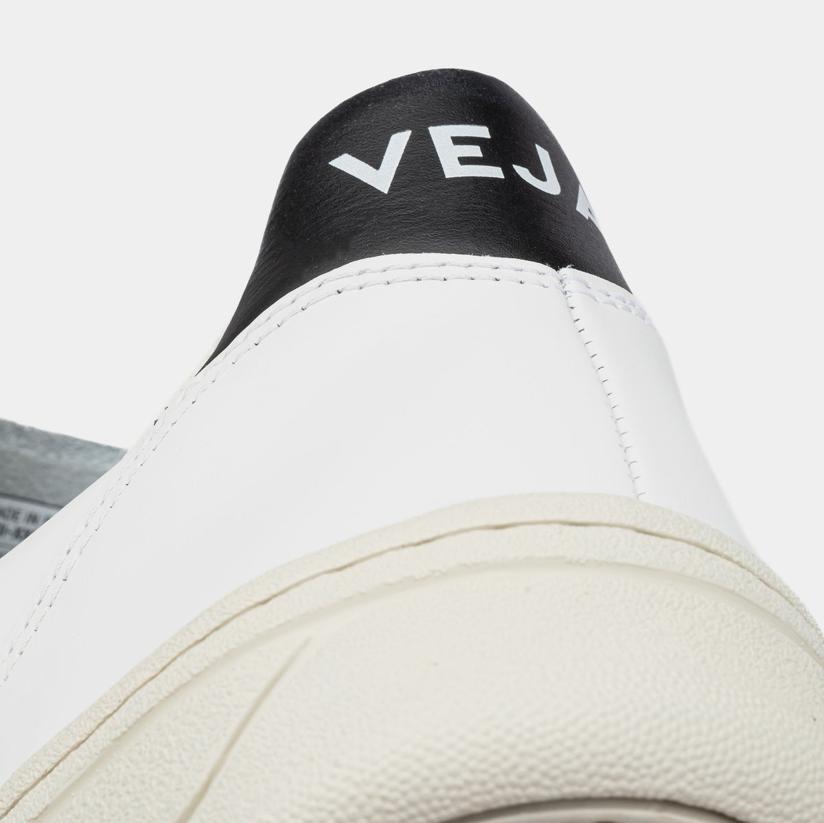 Veja V-10 Leather Mens Lifestyle Shoes White Black 