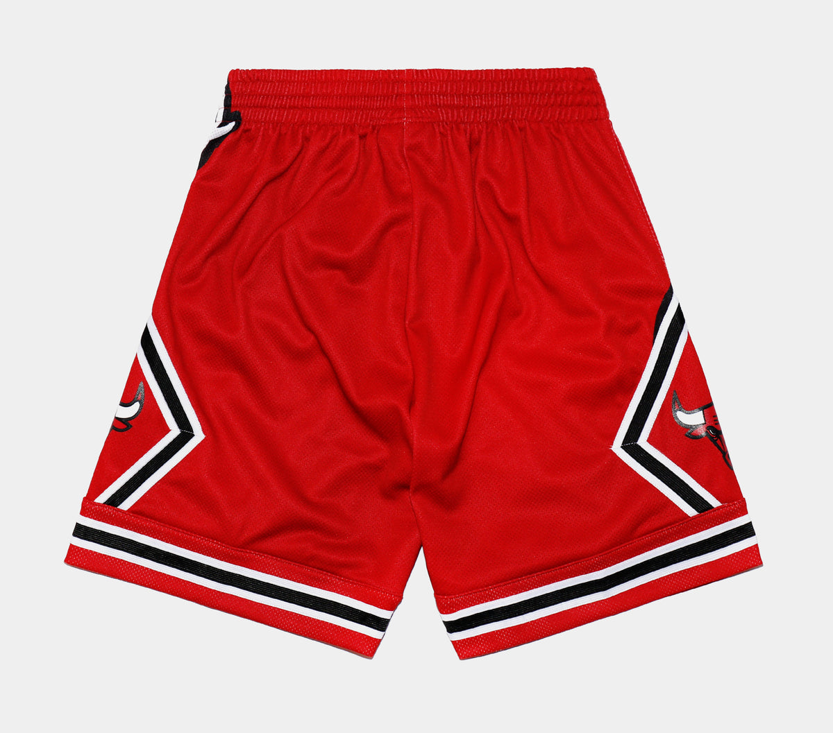 Mitchell & Ness NBA Chicago Bulls Swingman Shorts Mens Shorts Green  SMSHGS18224-CBUDKGN08 – Shoe Palace