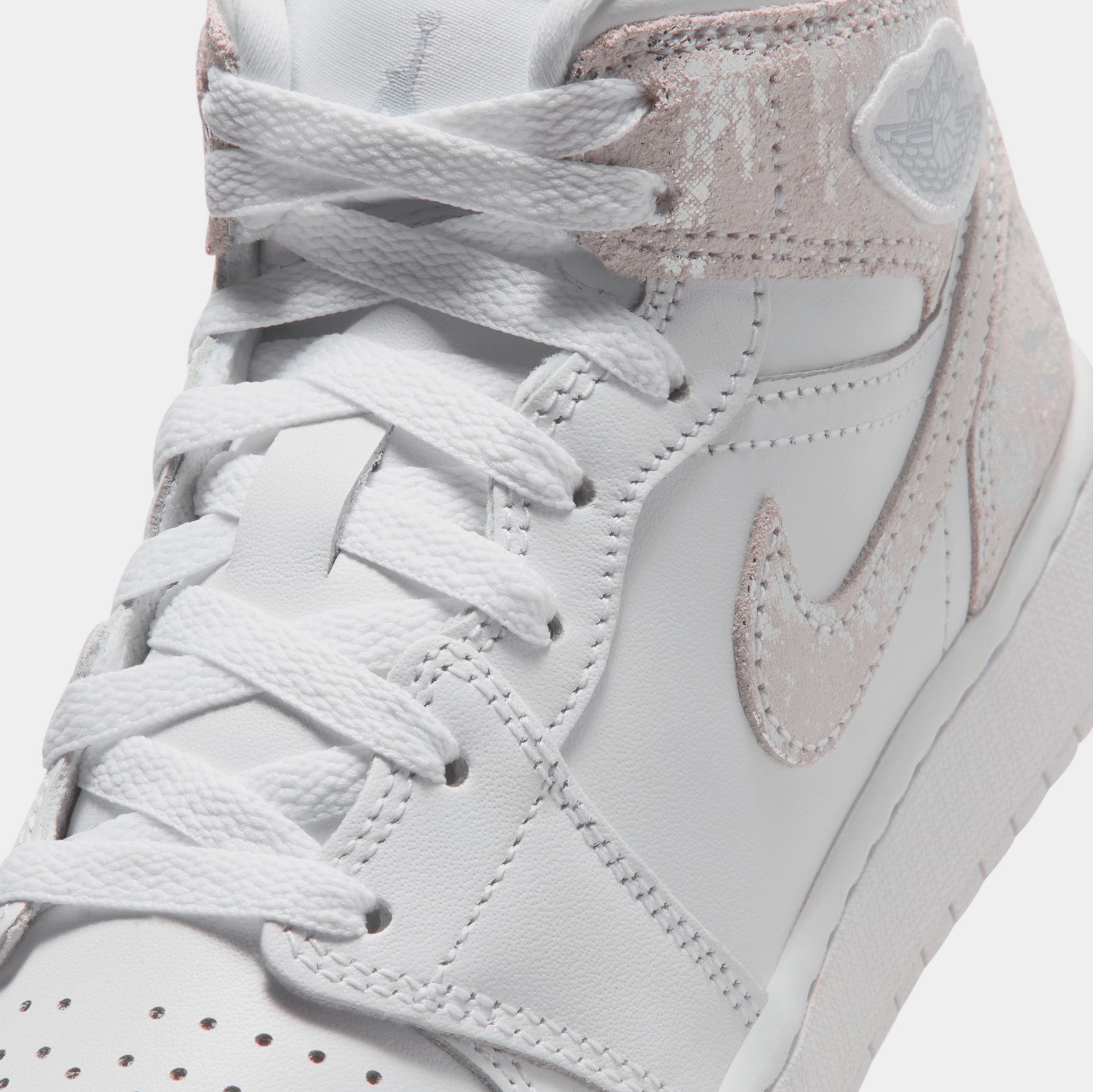 Jordan Air Jordan 1 Mid SE Grade School Lifestyle Shoes White