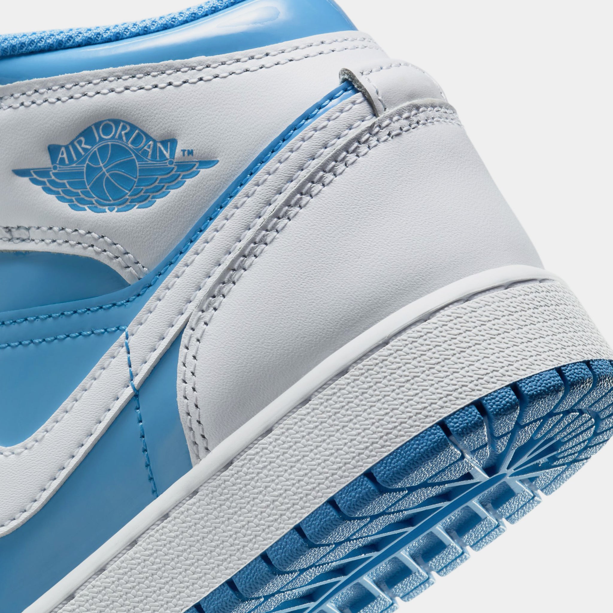 Jordan Air Jordan 1 Retro Mid Legend Blue Grade School Lifestyle Shoes ...