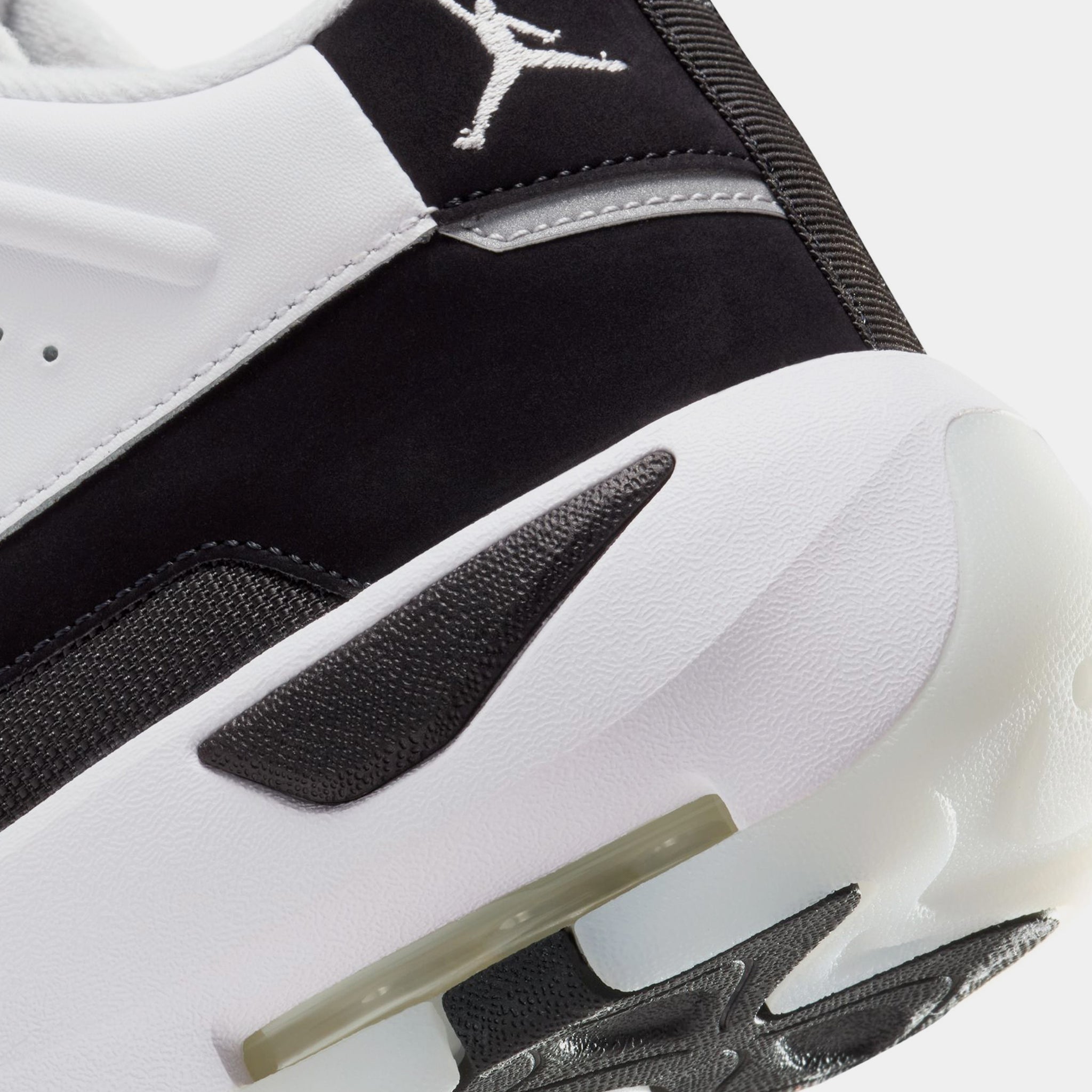 NEW Nike Air Jordan Max Aura 7 White Summit Black HQ2091-100 Mens Size 9.5 Amazon.com | Jordan Max Aura 7 Men main image 2