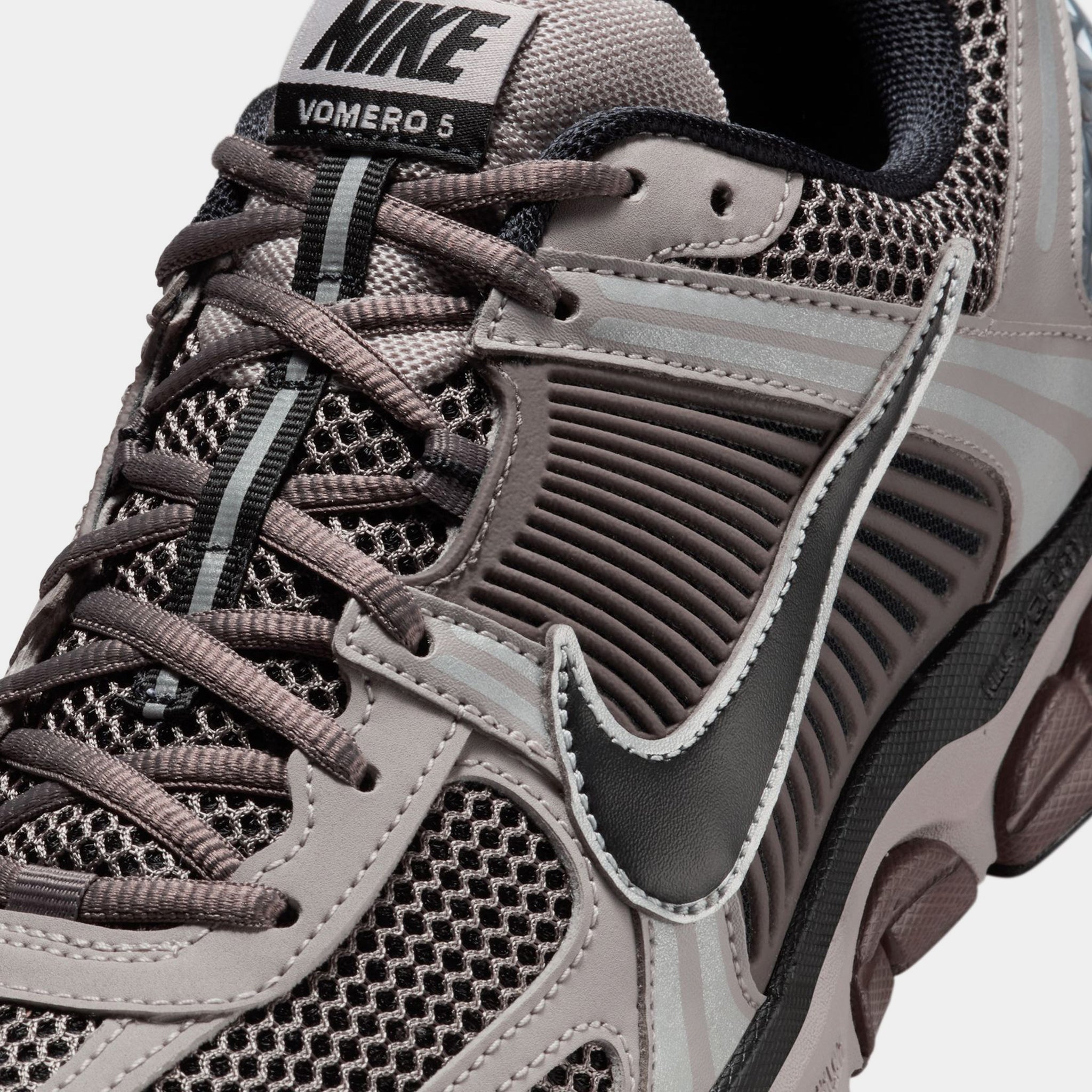 Nike Zoom Vomero 5 Mens Running Shoes College Grey Black Cave 