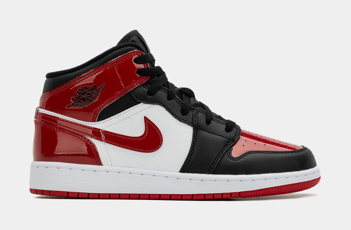Jordan Air Jordan 1 Mid Chicago Black Toe Grade School Lifestyle