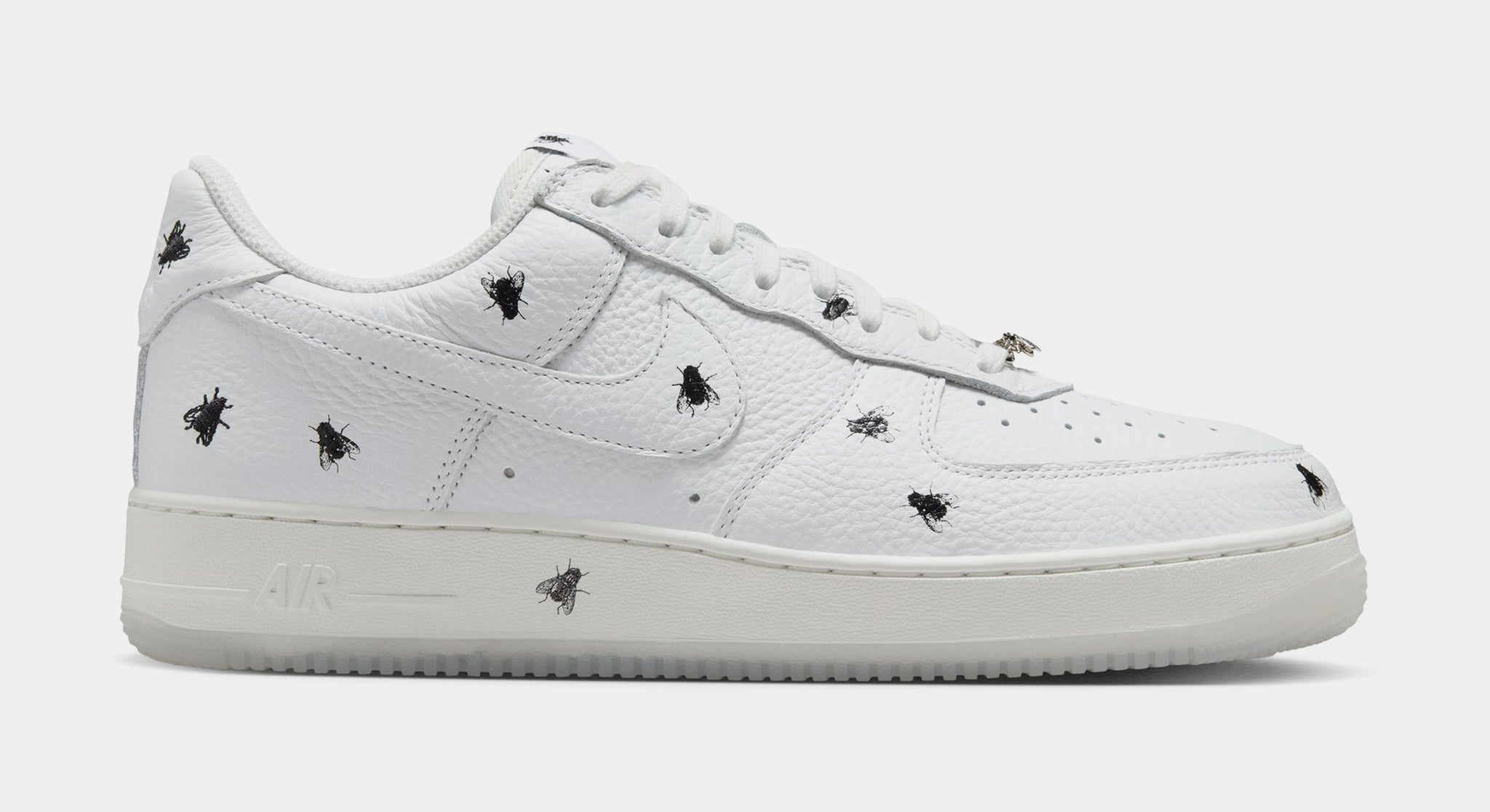 Nike Air Force 1 Retro Summit White and Black Mens Basketball 