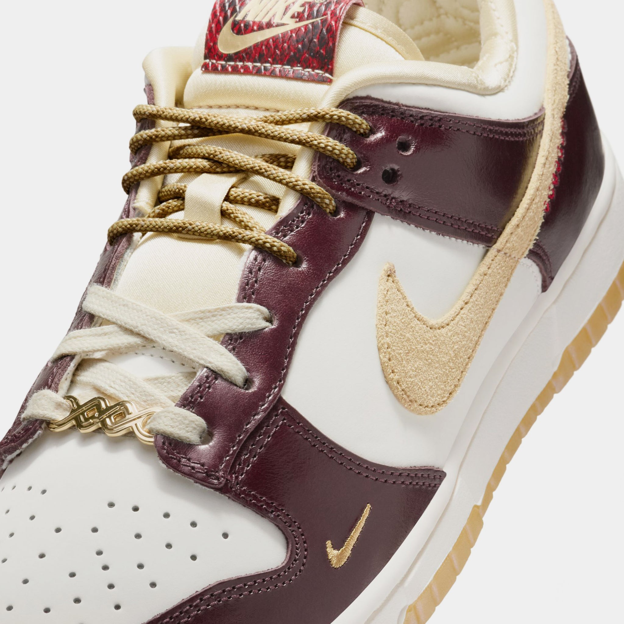 Nike Dunk Low LX Womens Basketball Shoes Brown Beige HV5991