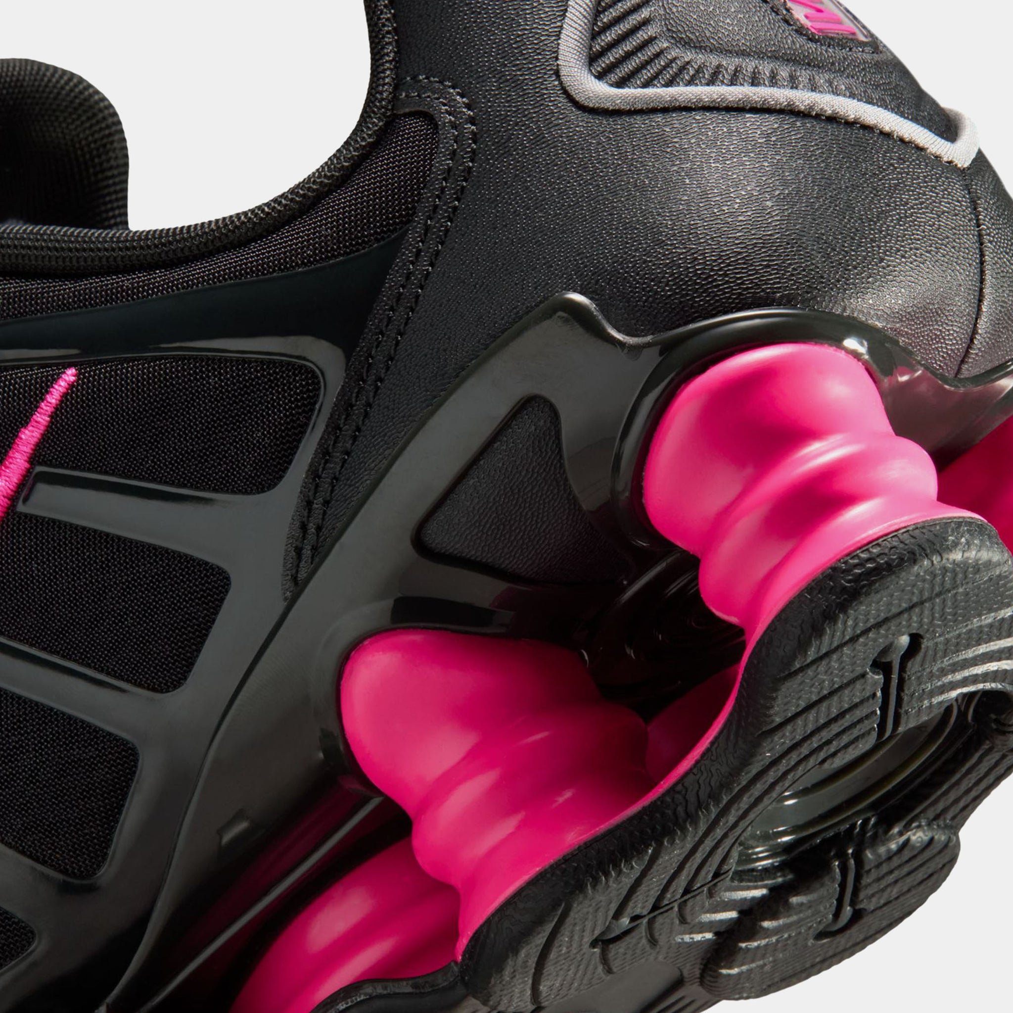 Nike Shox TL Womens Running Shoes Off Noir Hyper Pink Metallic