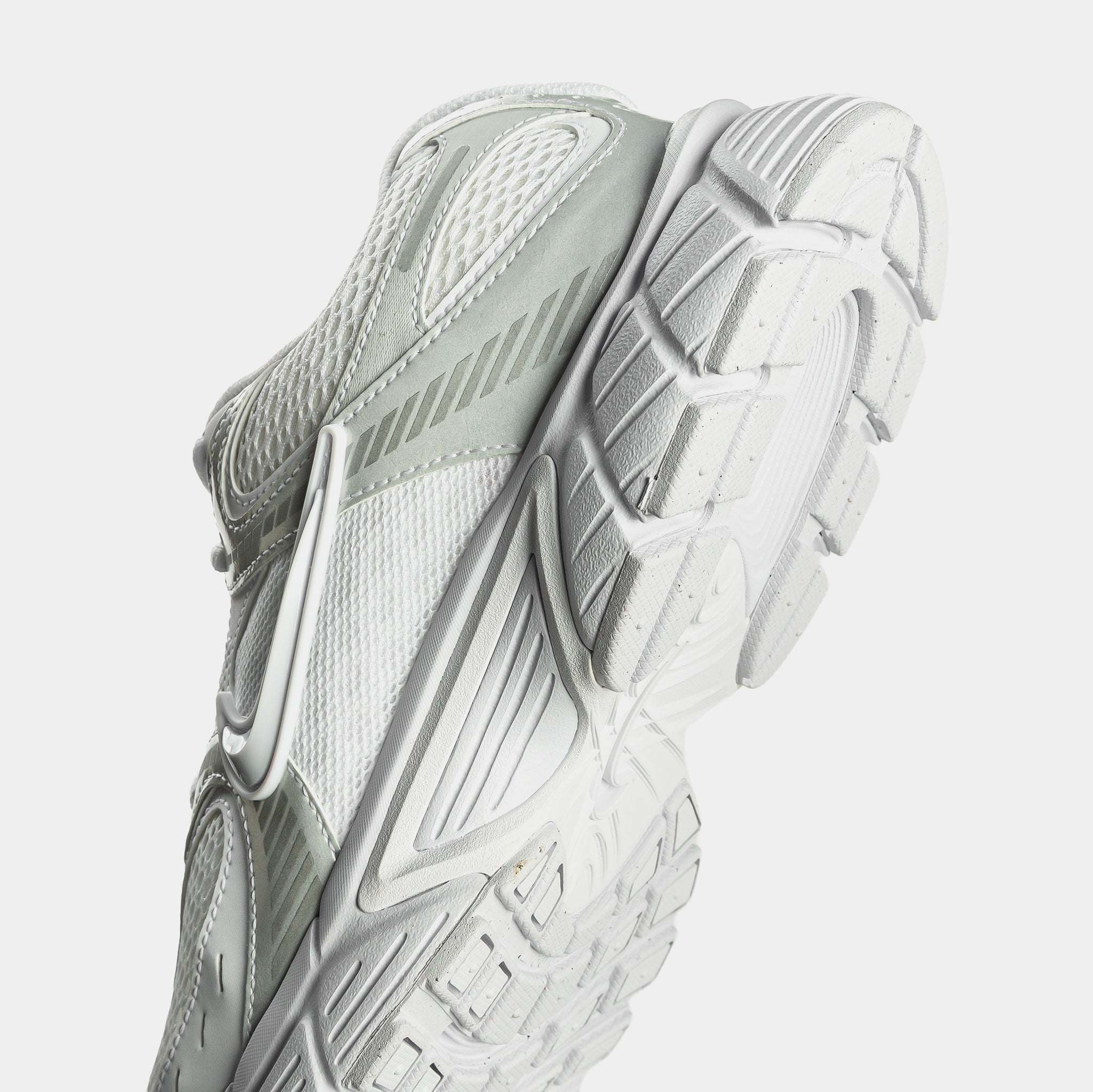 Nike V5 RNR Mens Running Shoes White Black Metallic Silver IV5996