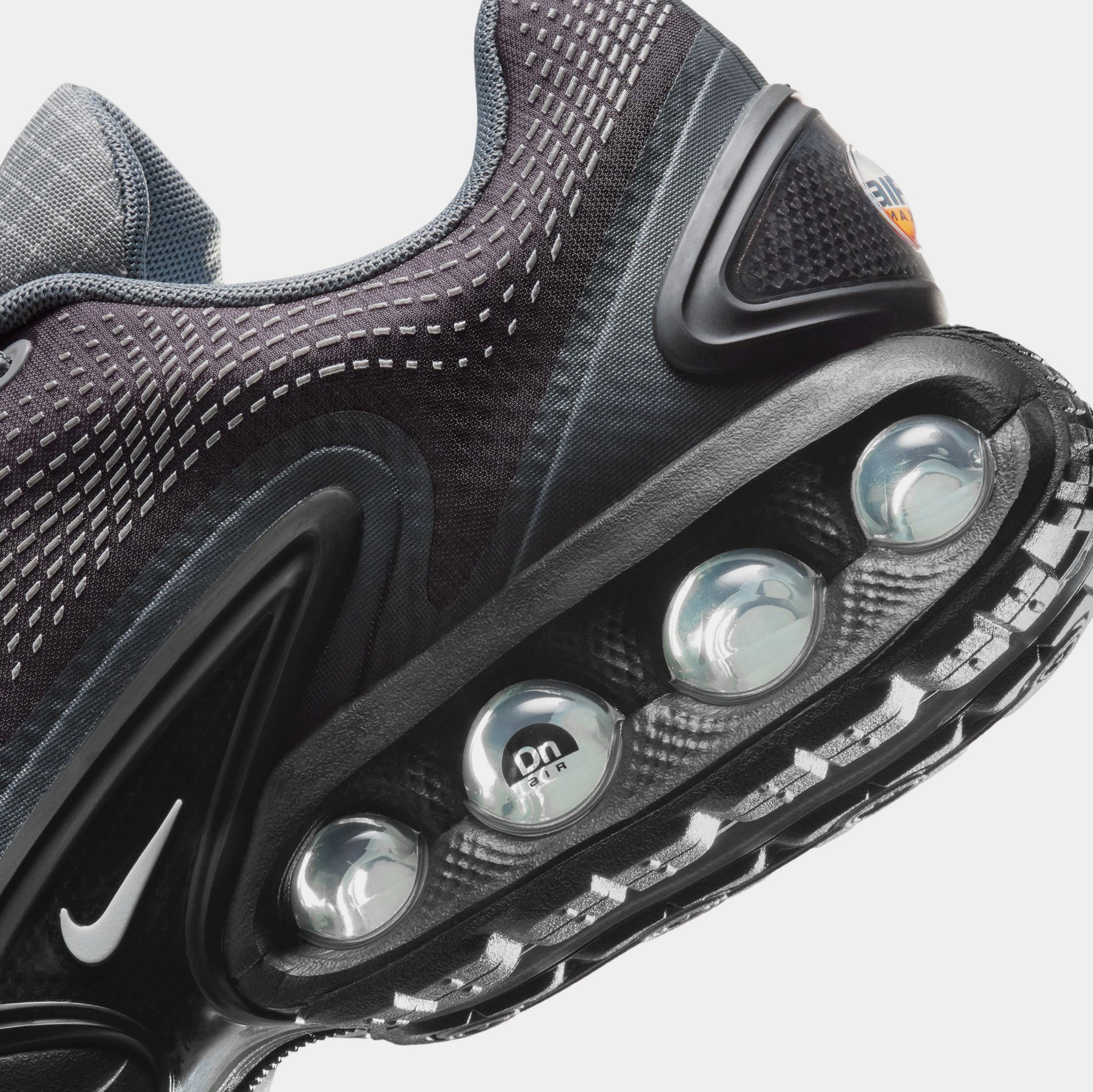 Nike Air Max DN Winterized Mens Lifestyle Shoes Anthracite Smoke 