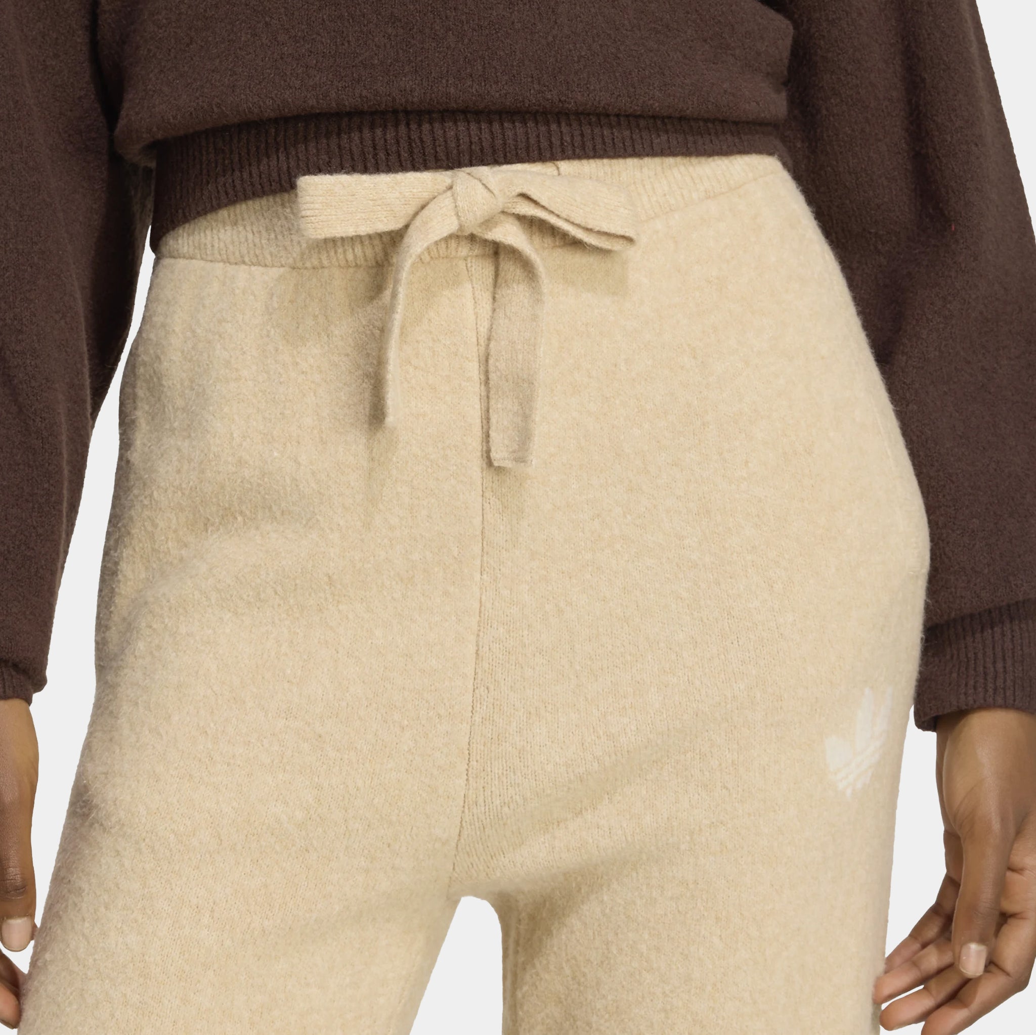 adidas Essentials KNit Womens Pants Khaki Three IA4438 – Shoe Palace