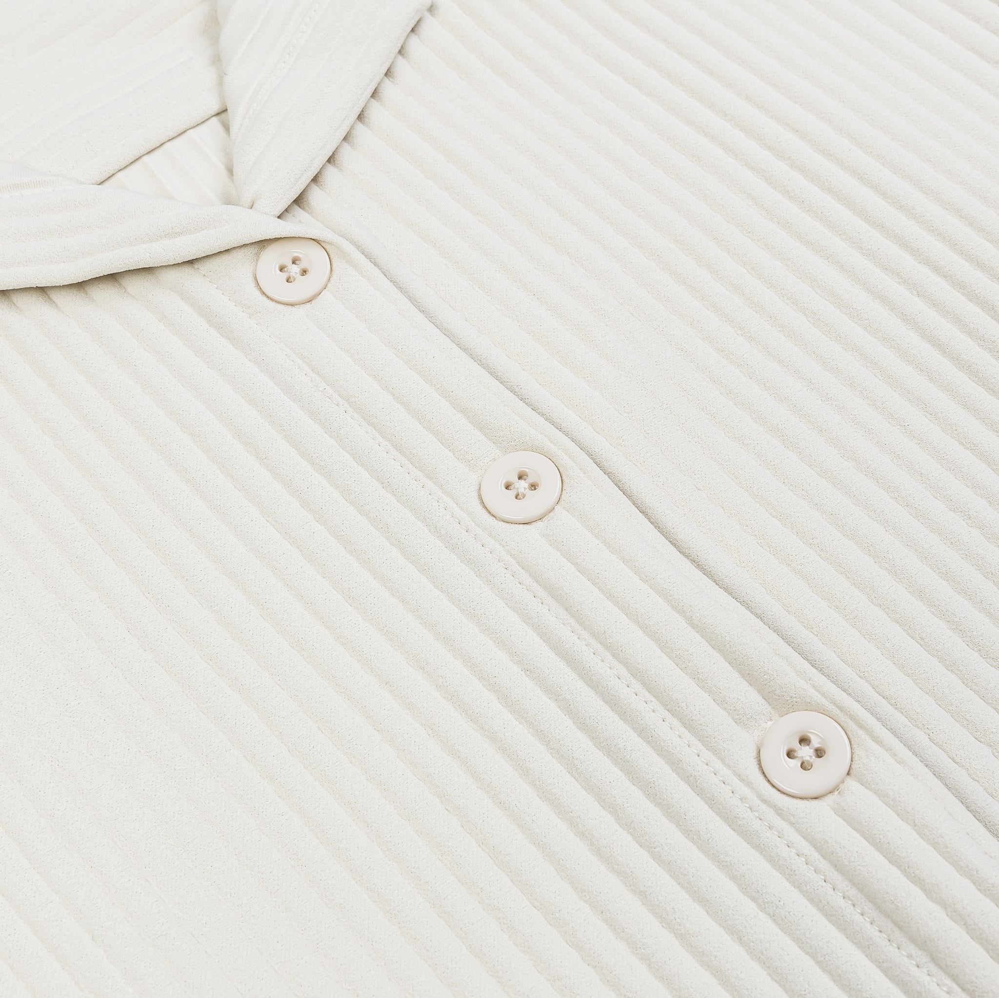 Sacre Pleated Button Up Womens Short Sleeve Shirt (Cream), image size:2048x2047