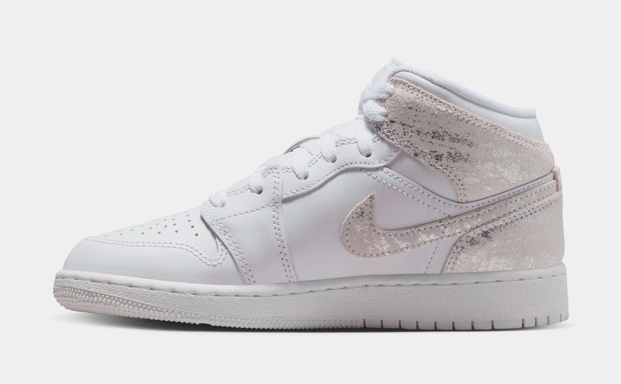 Jordan Air Jordan 1 Mid SE Grade School Lifestyle Shoes White