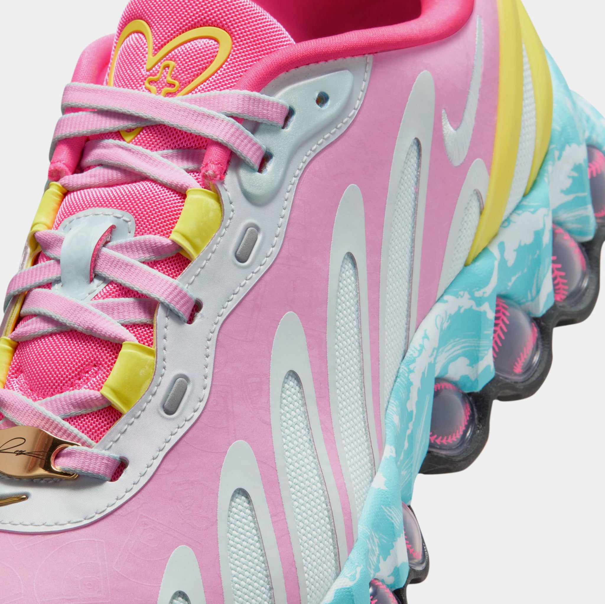 Nike Air Max Dn8 x Doernbecher Freestyle Reagan Womens Running