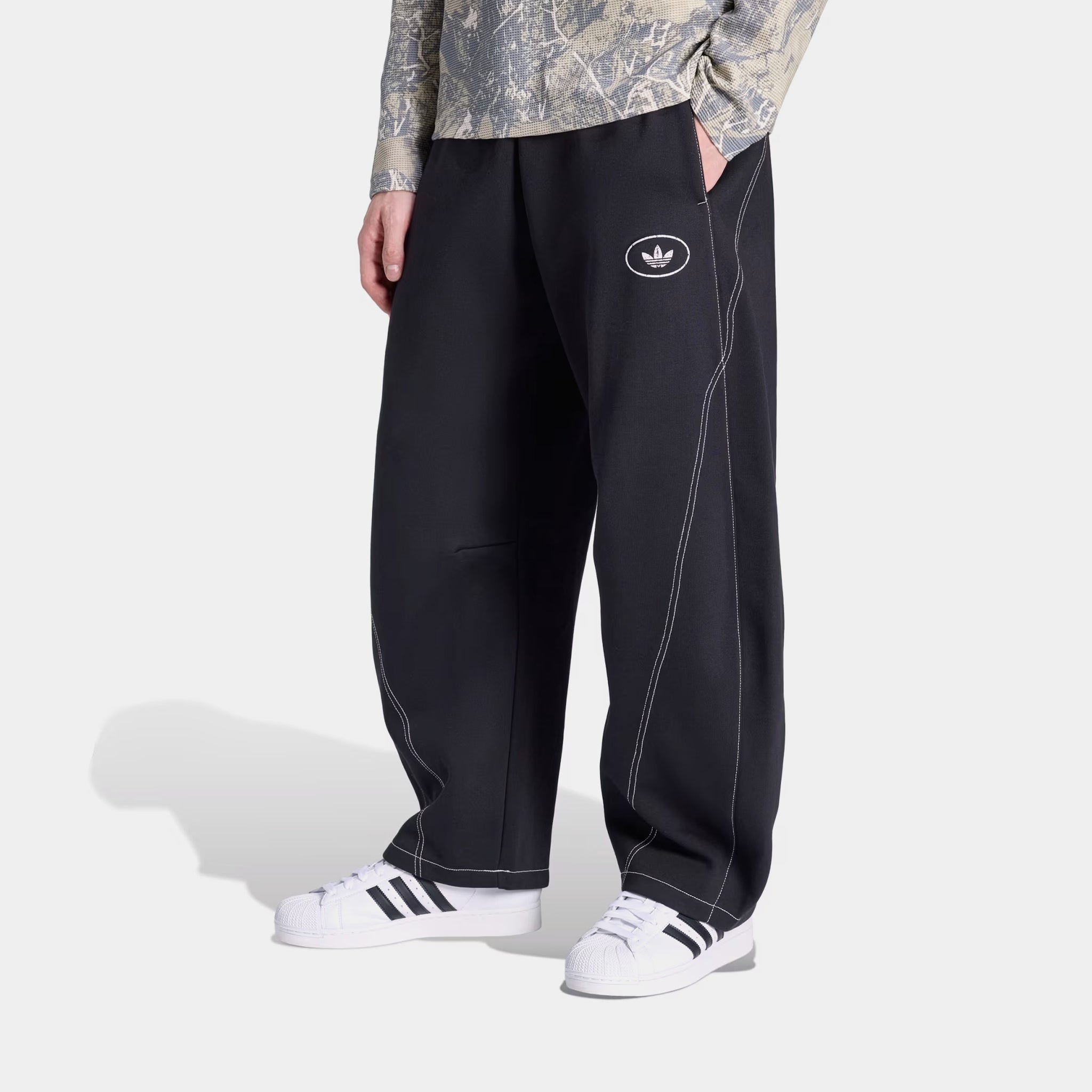 adidas Originals Shoemaker Graphic Fleece Mens Sweatpants Utility Black  KG6456 – Shoe Palace