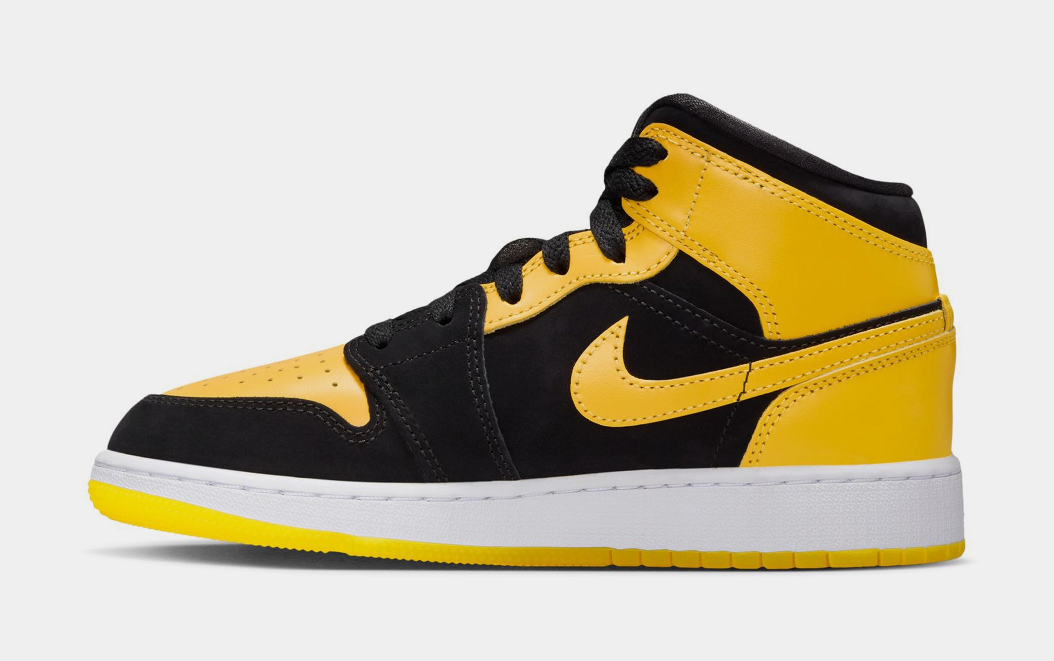 Jordan Air Jordan 1 Mid Grade School Lifestyle Shoes Black White
