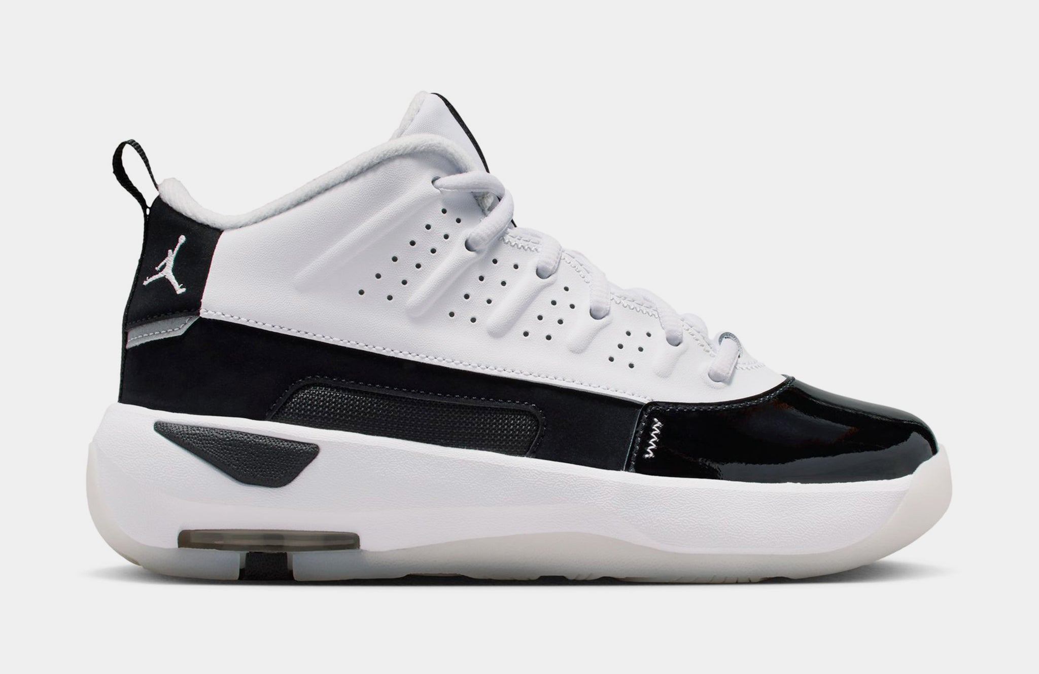 jordan aura max black and white