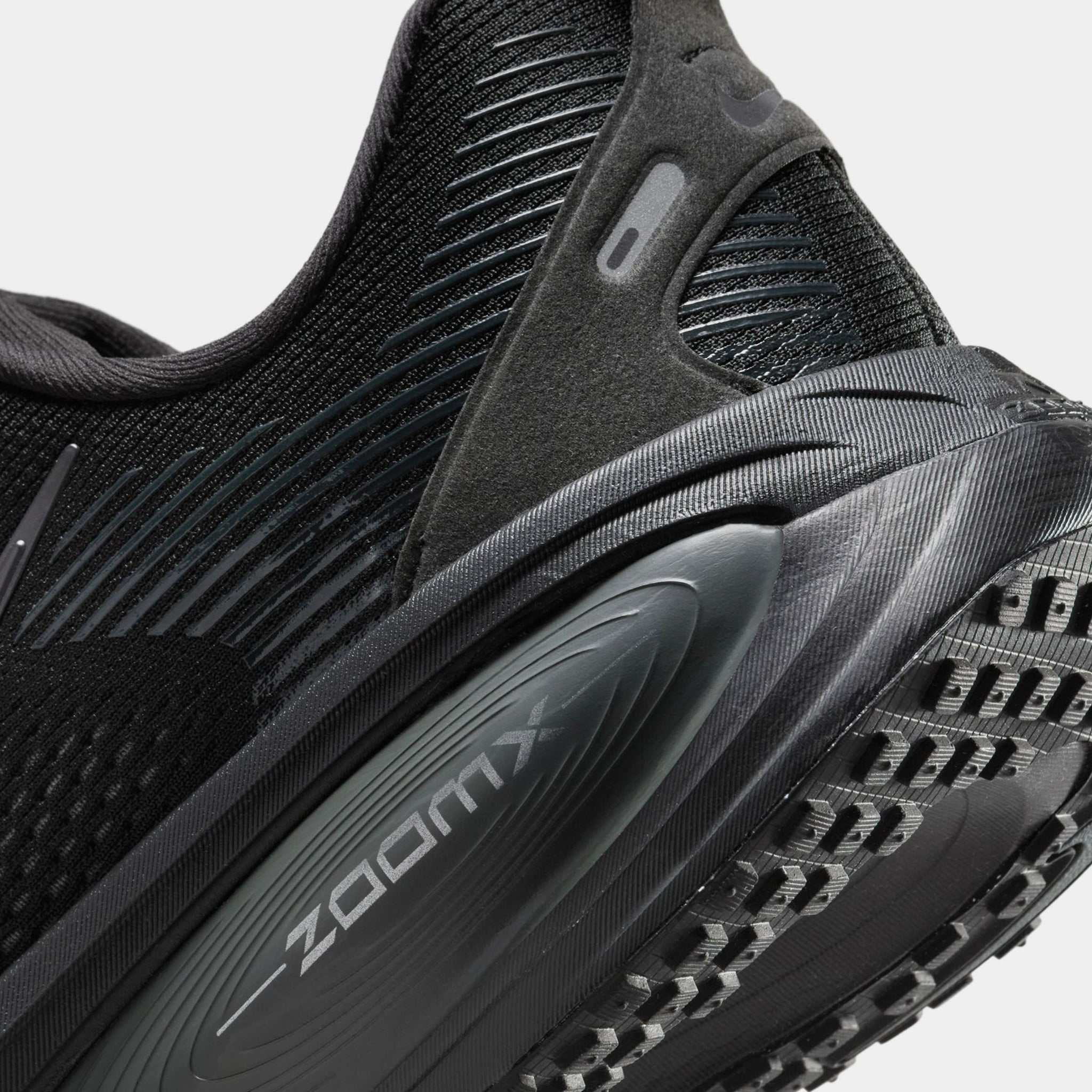 NEW Nike Vomero 18 Triple Black Dark Smoke HM6803 005 Men’s Size 13 Nike Vomero 18 Black Dark Smoke Grey HM6803-005 Size 8 | eBay main image 3