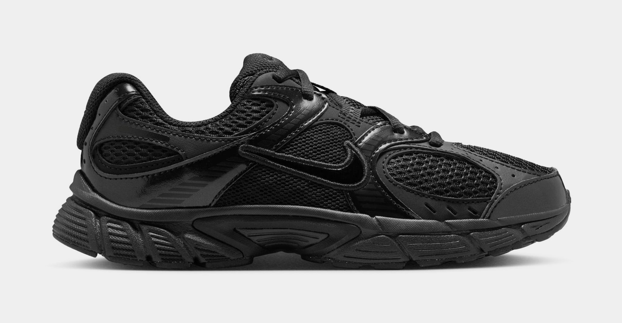 nike chunky shoes black