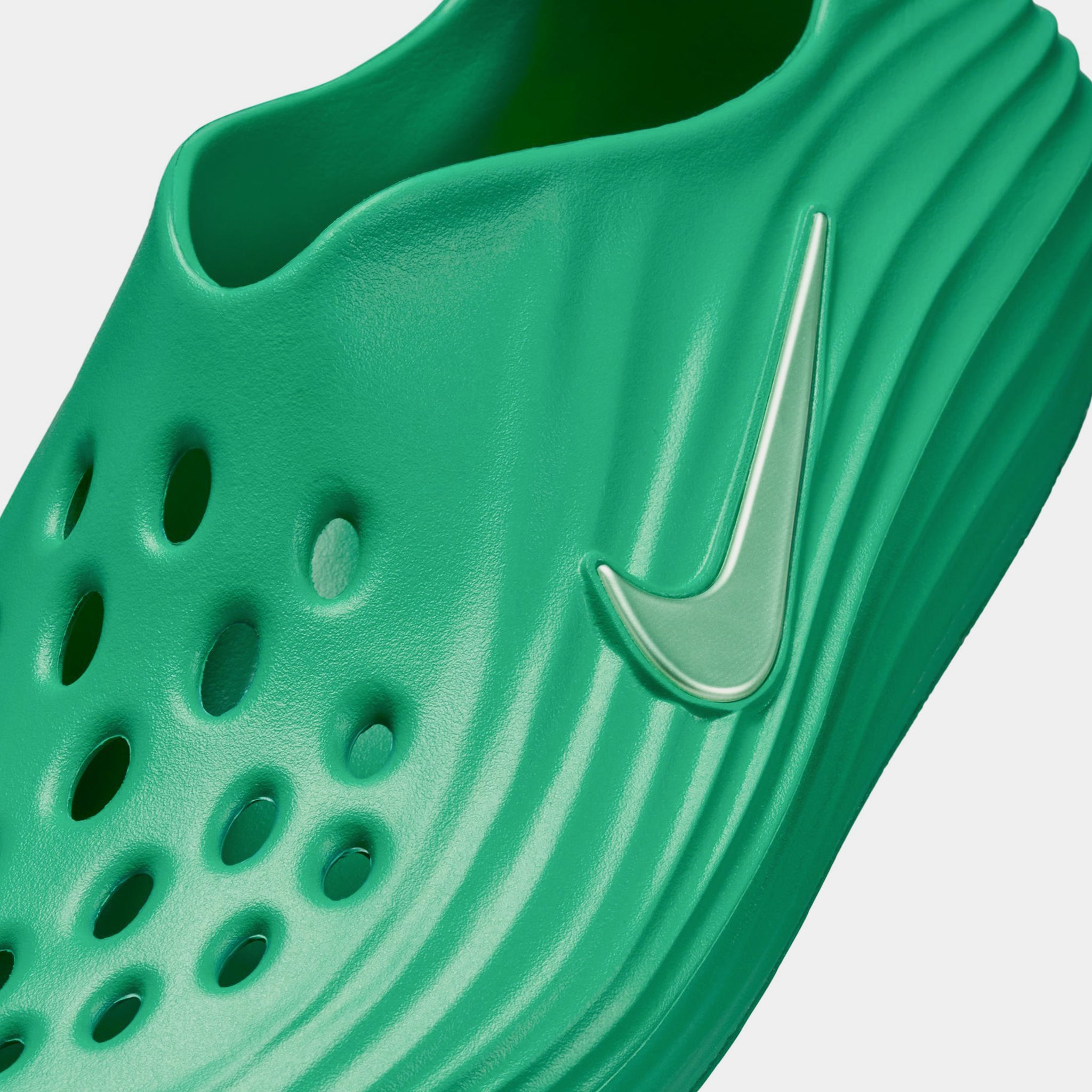 nike flip flops stadium