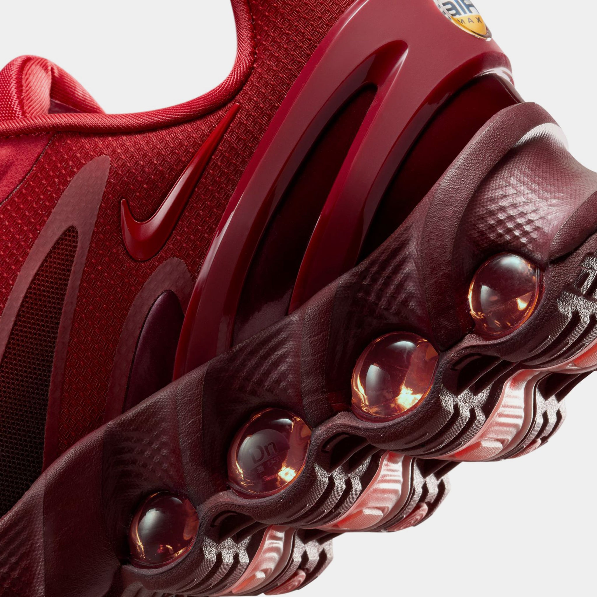 Nike Air Max Dn8 Womens Running Shoes University Red HF5509-600