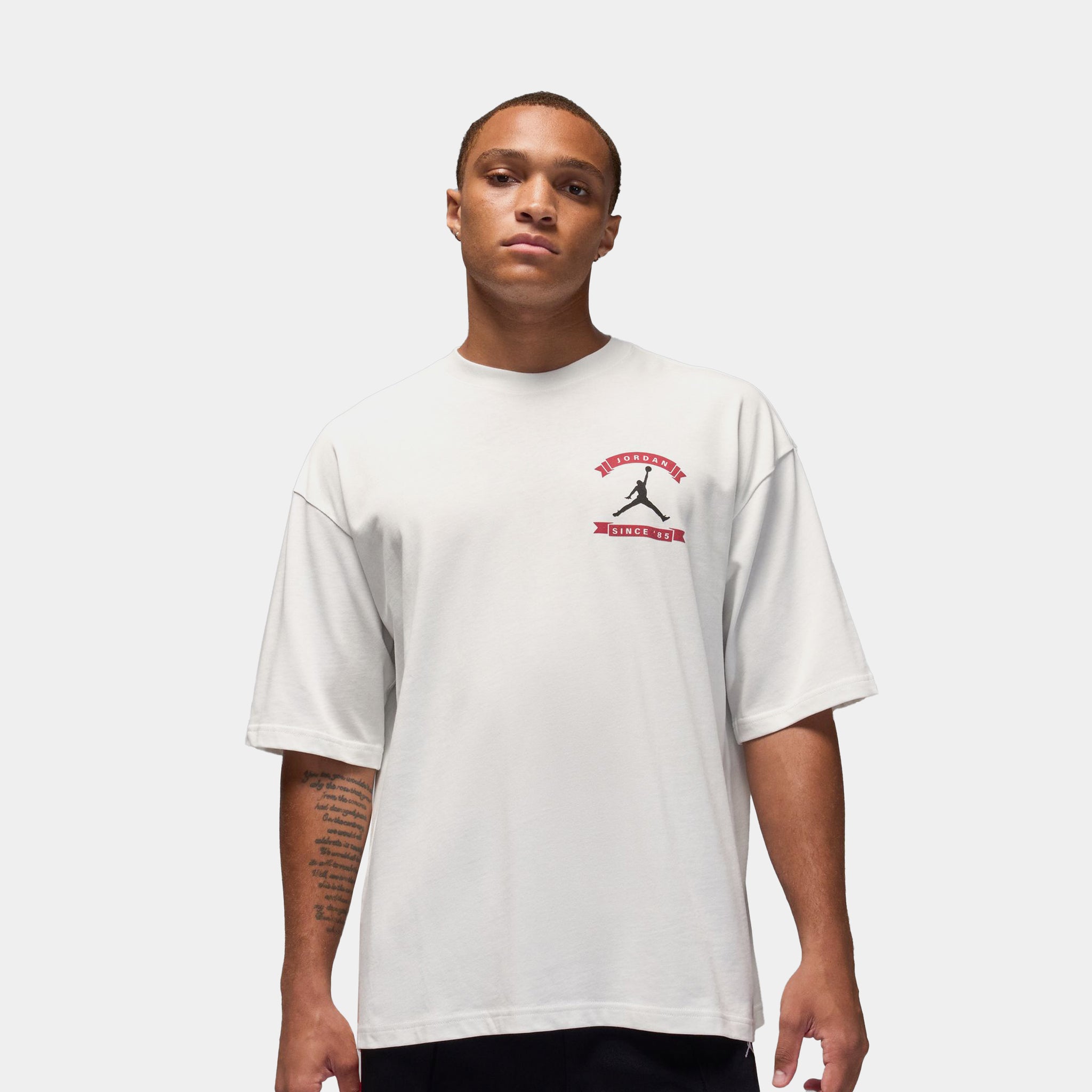 Jordan Reissue Oversized Graphic Mens Short Sleeve Shirt Summit