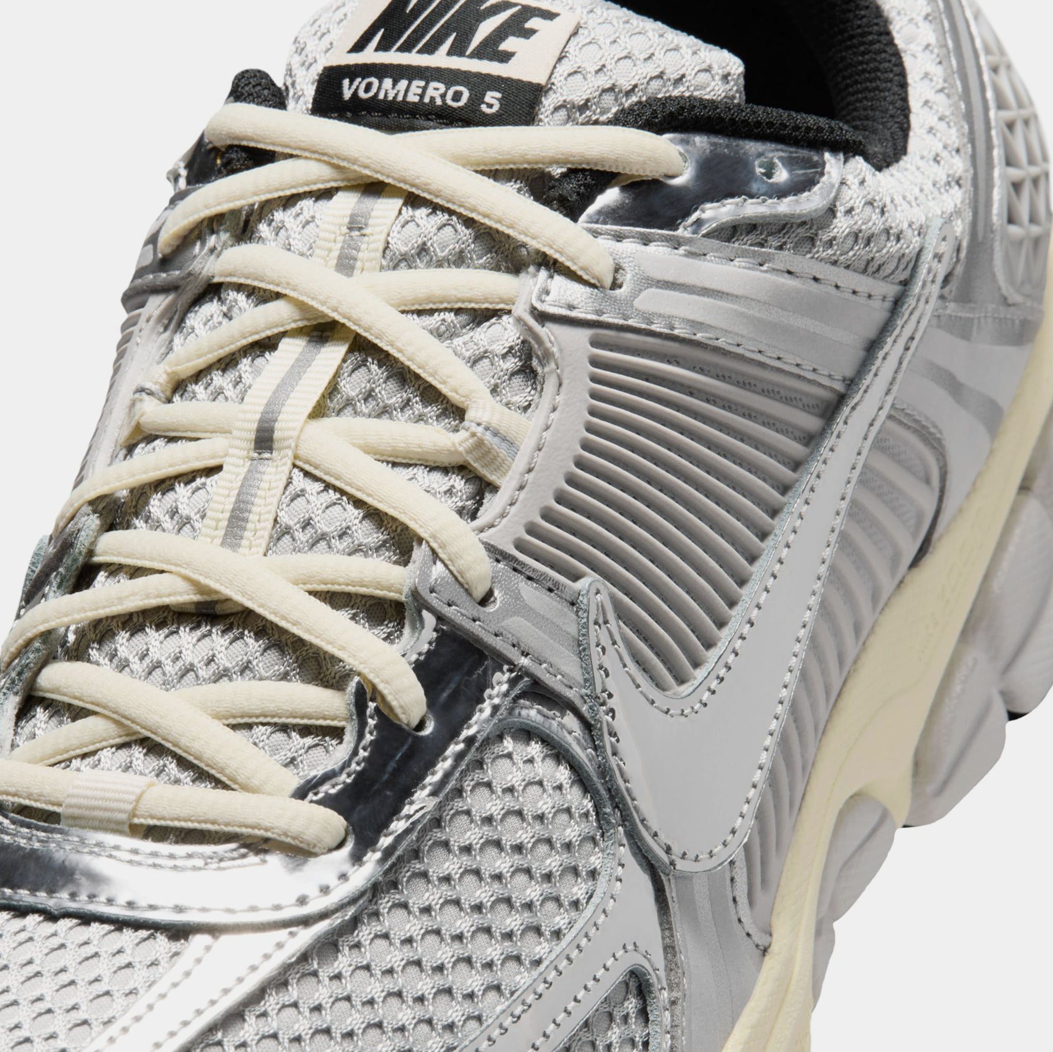 Nike Zoom Vomero 5 Mens Running Shoes Grey Fog Metallic  display picture 3