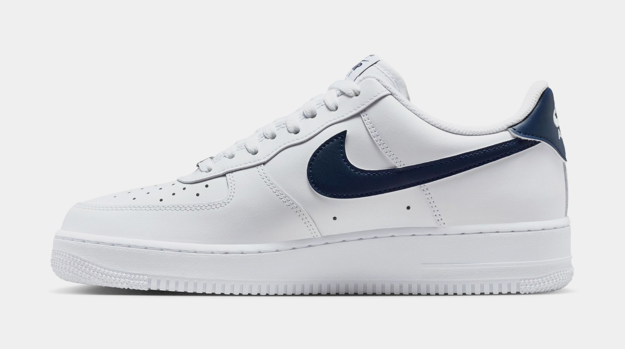 Nike City Court V11 Men\'s White and Navy Athletic Shoes
SIZE 10 5724I_4450_main main image 2