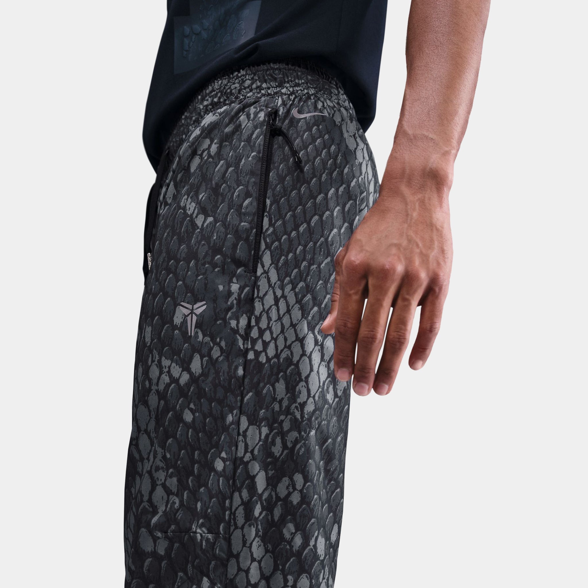 Nike Kobe Bryant Lightweight Woven Trousers Mens Pants Black Nike Kobe Bryant Lightweight Woven Trousers Mens Pants Black