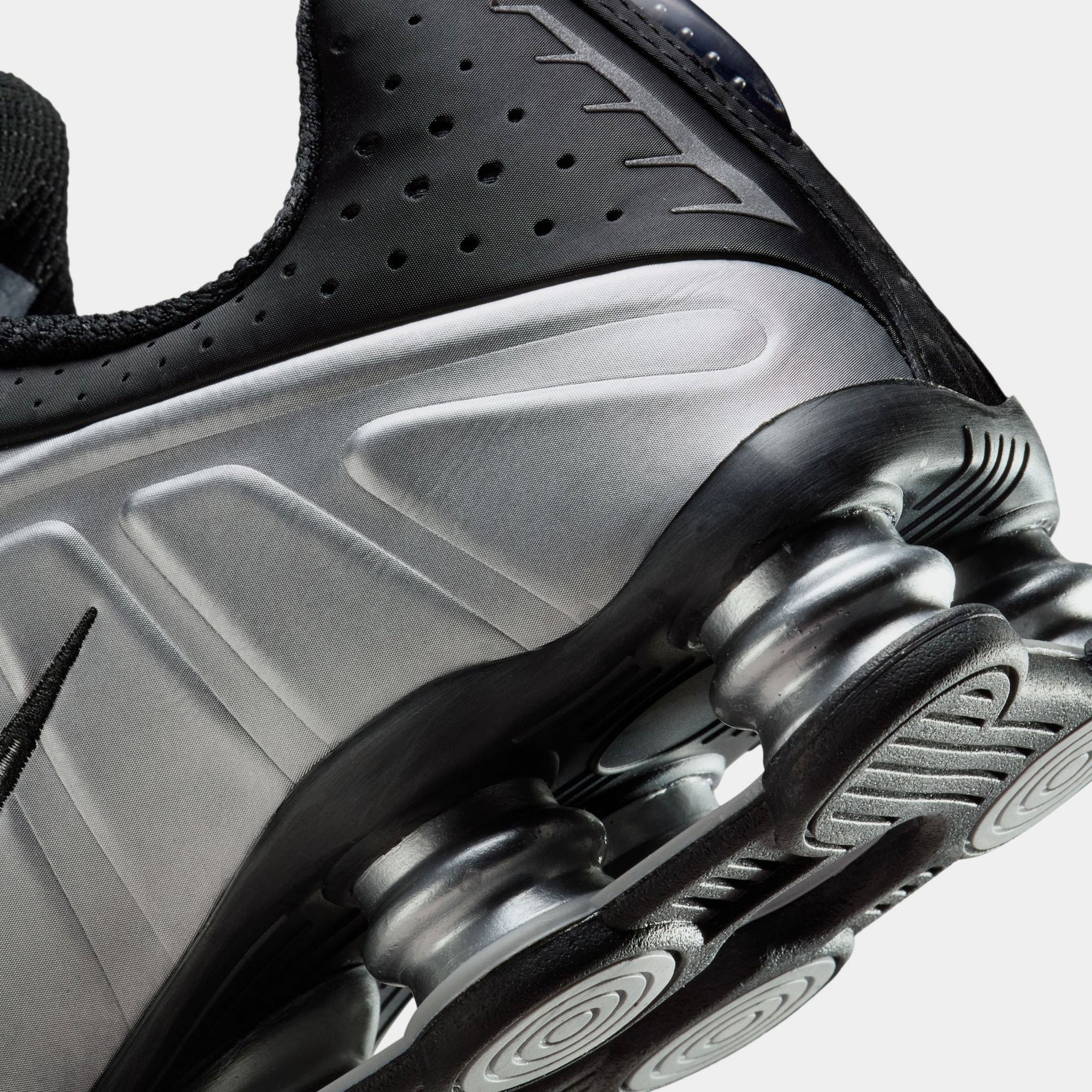 Nike Shox R4 Mens Running Shoes Metallic Silver Black Metallic