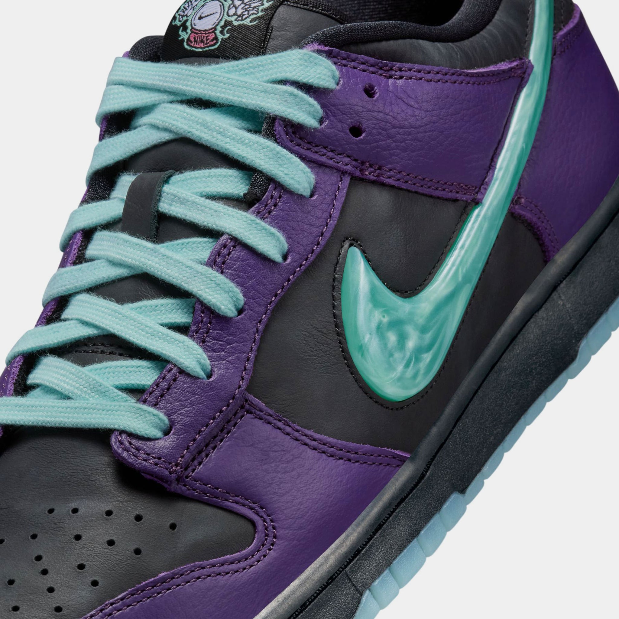 Purple Nike dunks. Nike SB Dunk Low Premium  main image 3