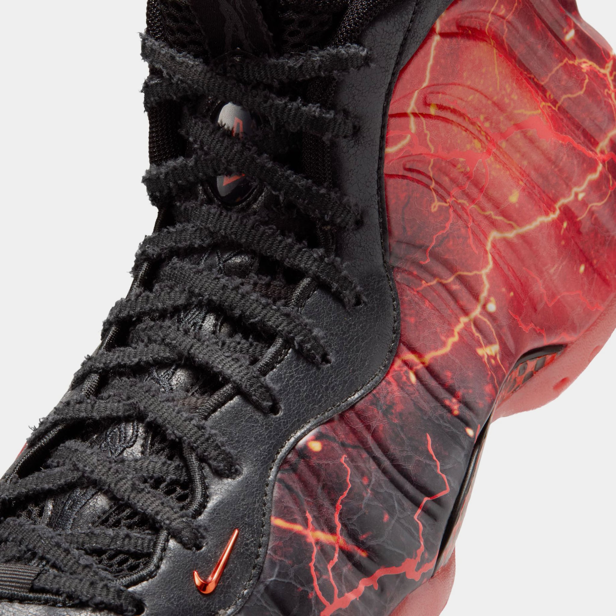 Nike Air Foamposite One Premium x Stranger Things Mens  display picture 1