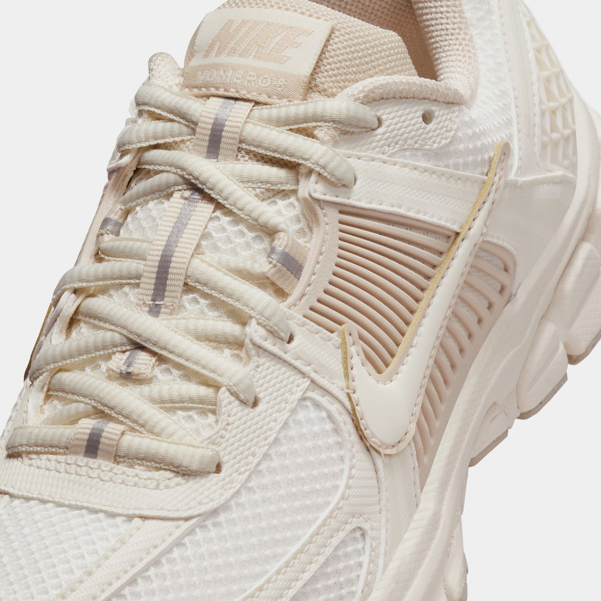 Nike Vomero Grade School Running Shoes Pale Ivory Pale Ivory