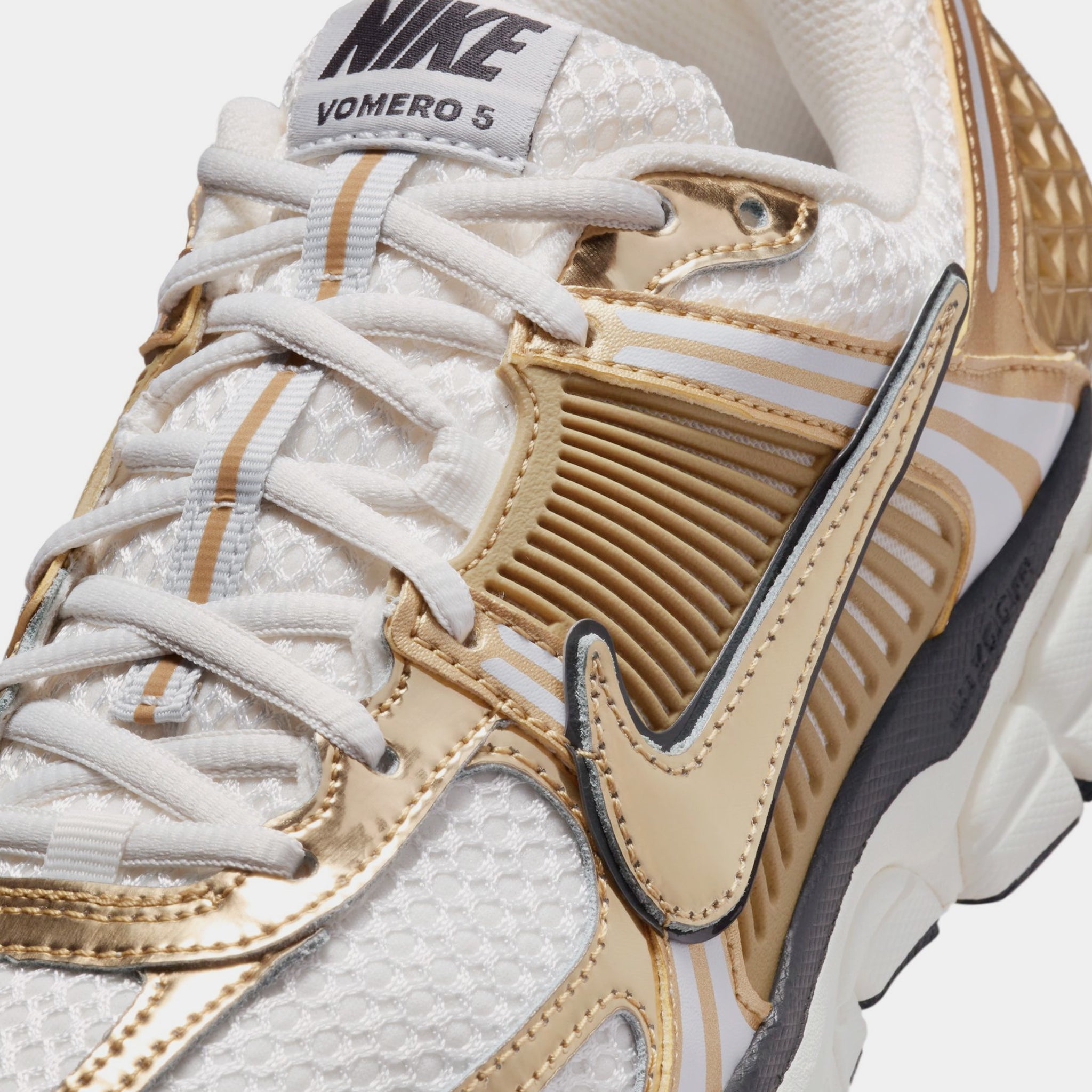 Nike Zoom Vomero Gold Womens Running Shoes Photon Dust Metallic