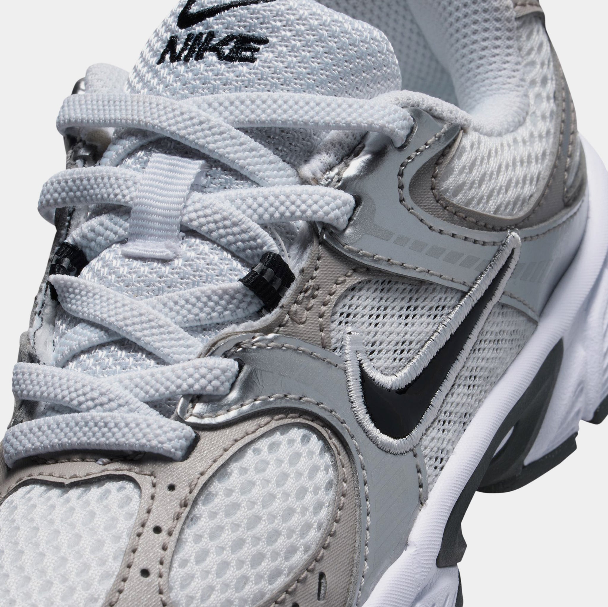 Nike V5 RNR Preschool Running Shoes White Black Vast Grey  display picture 2
