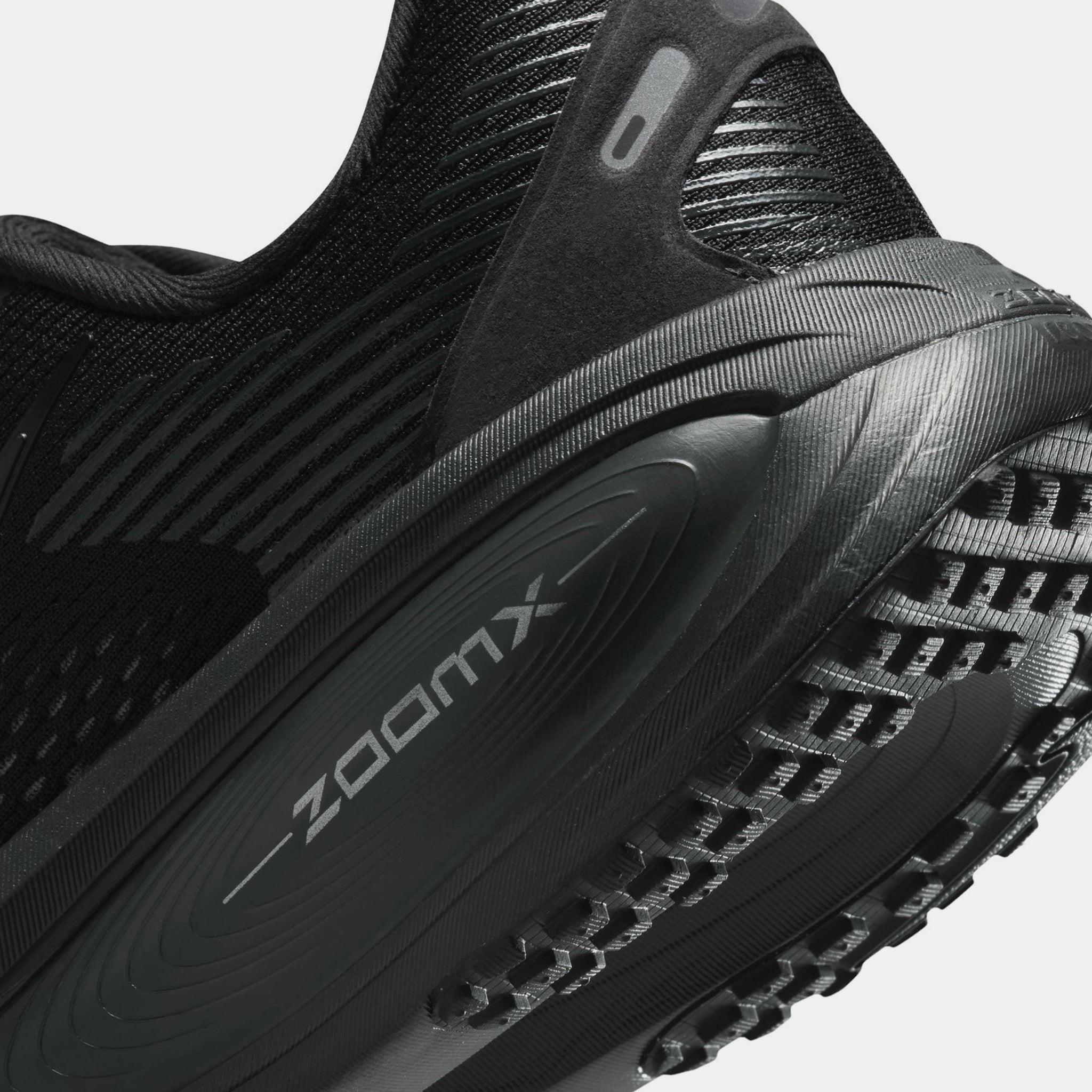 Nike Vomero 18 Womens Running Shoes Black Black Dark Smoke