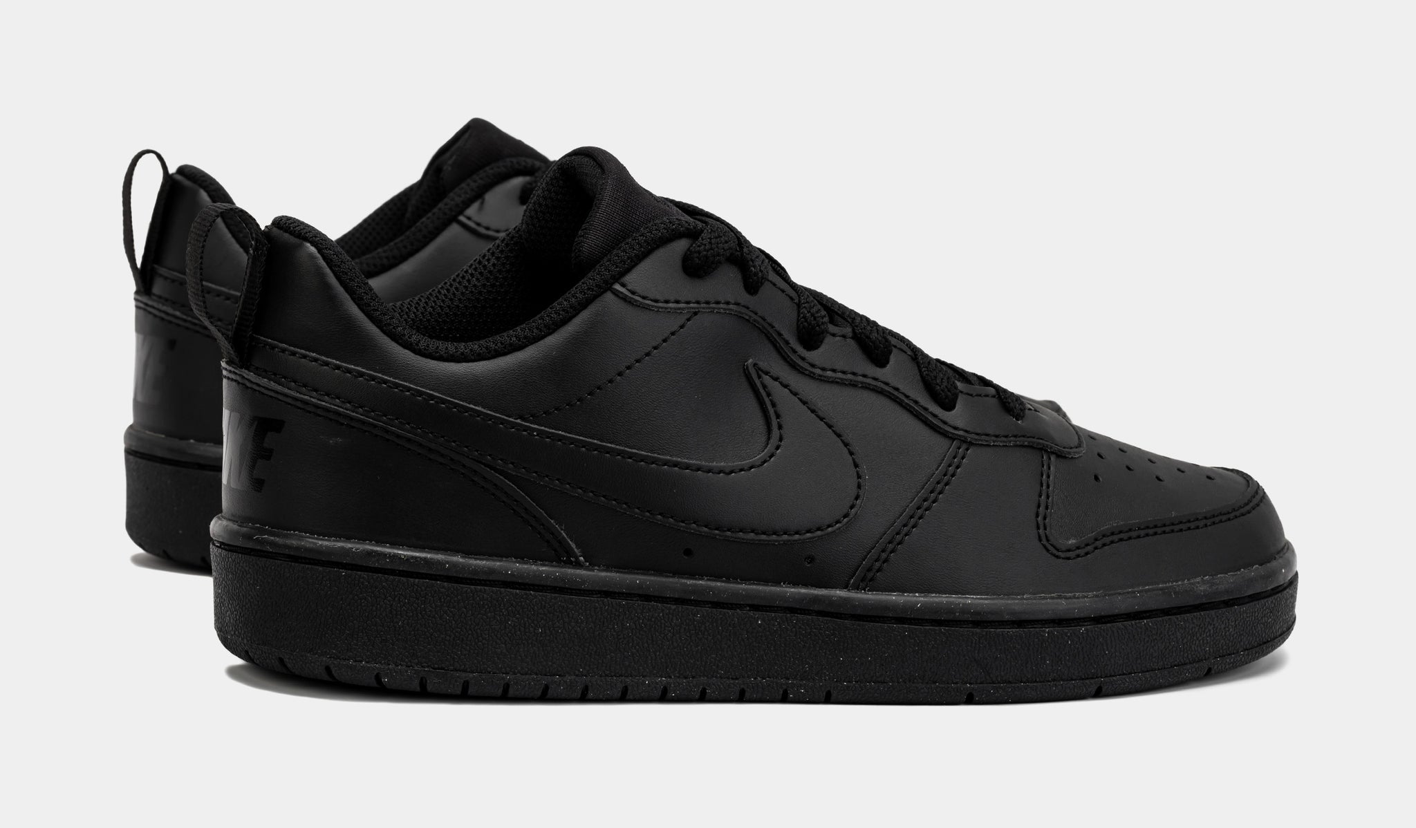 court borough low 2 gs nike