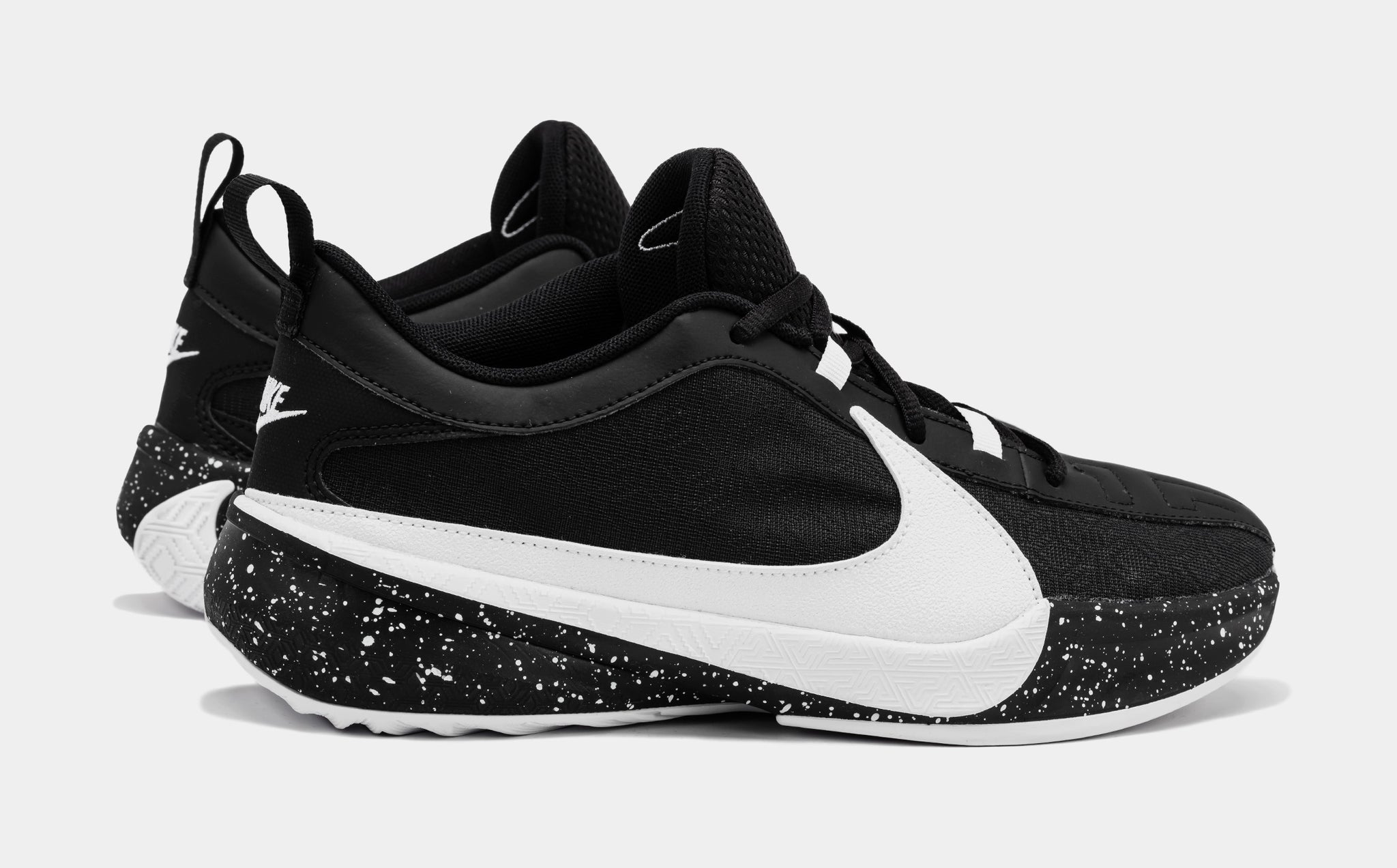 Nike shoes black and white basketball Clearance