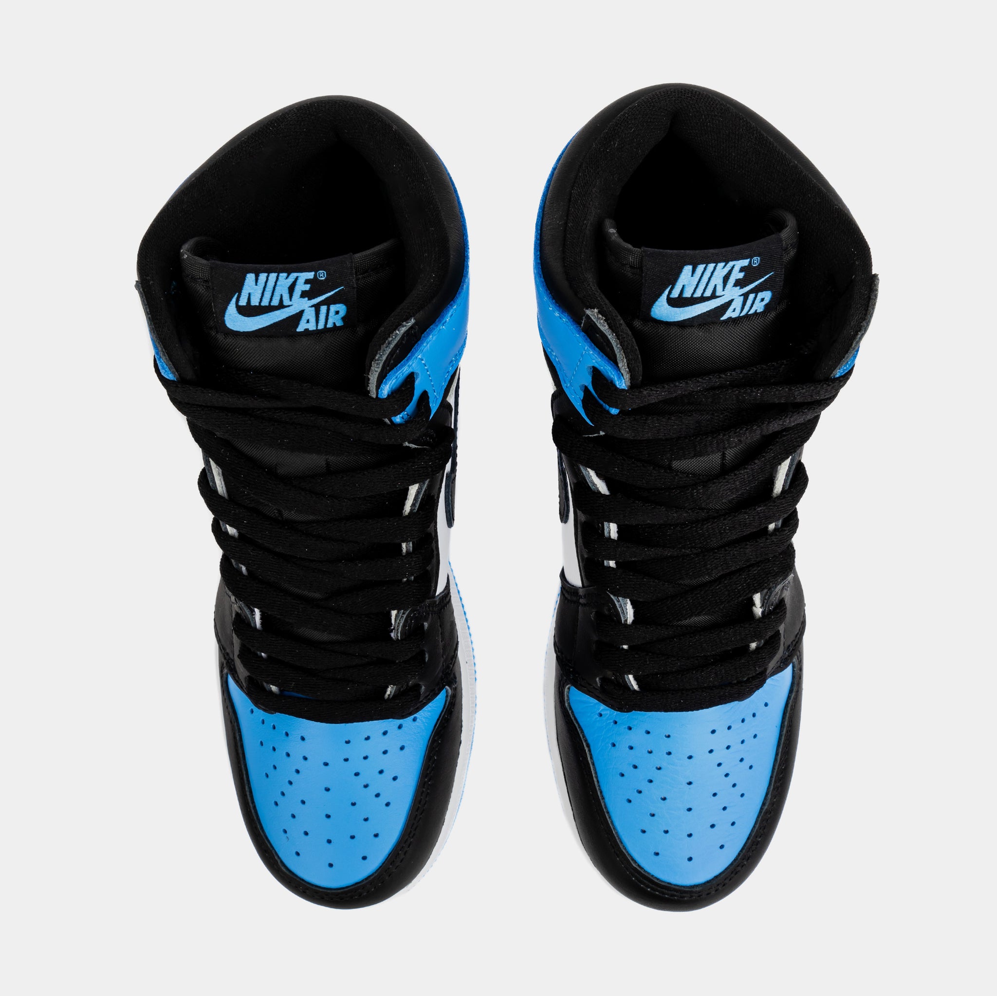 Jordan Retro 1 “University Blue” Size 2y -$100 Sizes 4y, 10, 13 -$300  🔥Open Til 8PM 🔥 @sneakersinchoover @sneakersincbham