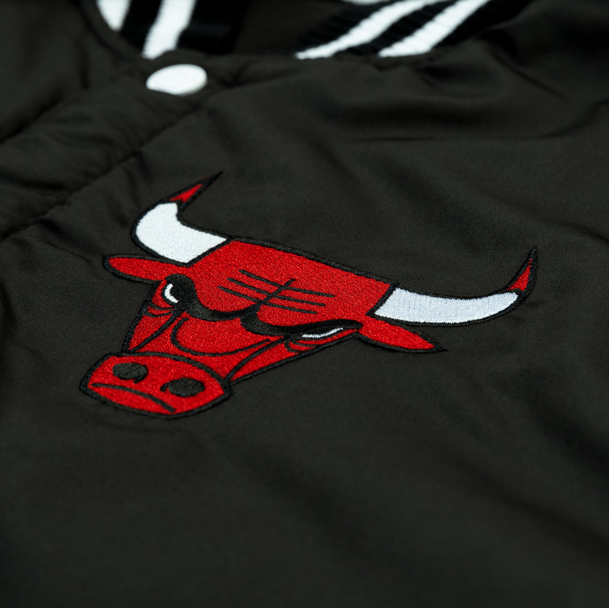 JH Distributors Chicago Bulls Reversible Letterman Mens Jacket Black