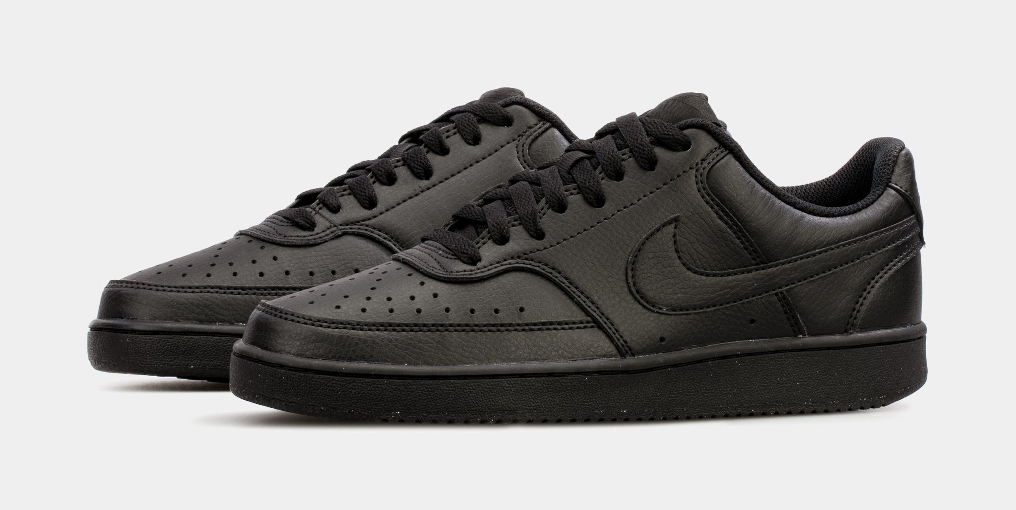 nike black low shoes
