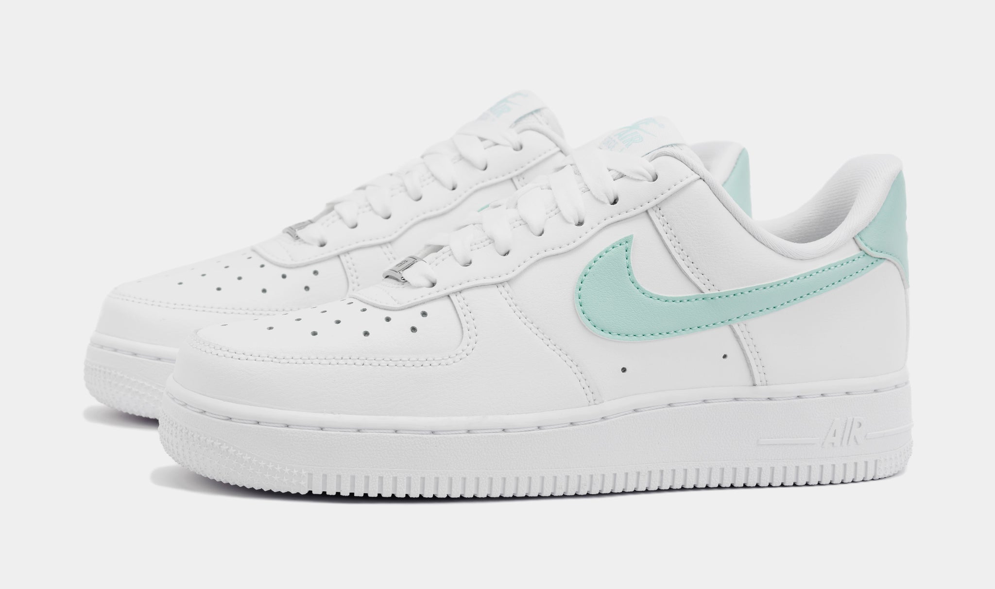 Air Force 1 '07 Womens Lifestyle Shoes (White/Blue)