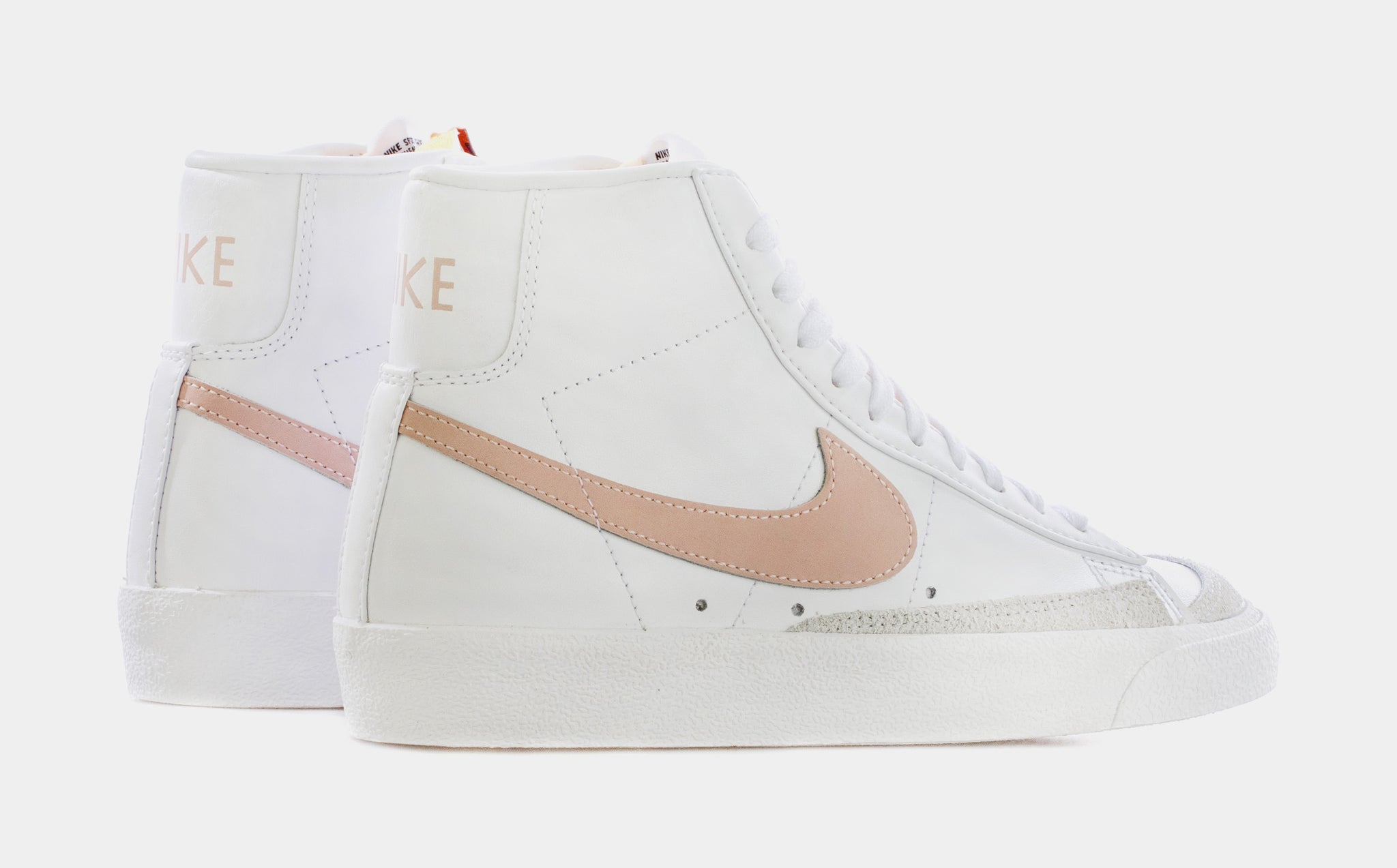 Nike Women's Blazer Mid 77 Shoes, Size 9, White/Pink