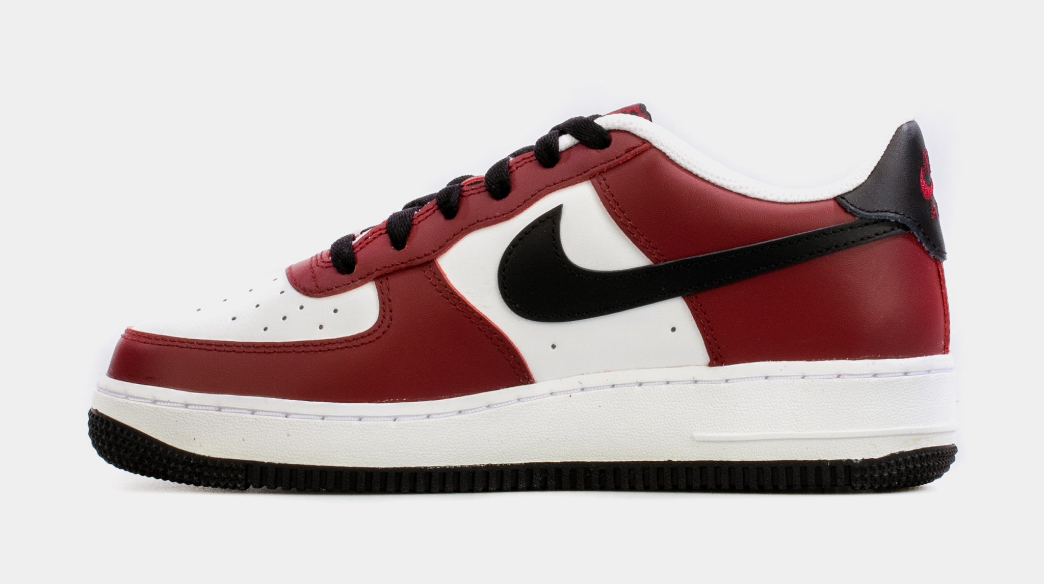 Shop Nike Grade School Air Force 1 LV8 FD0300-600 red | SNIPES USA