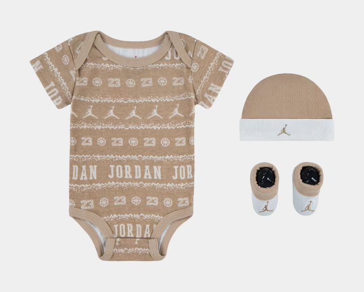 Jordan Essentials Holiday Pullover and Jogger Infant Toddler Set Black Red  75C785-023 – Shoe Palace