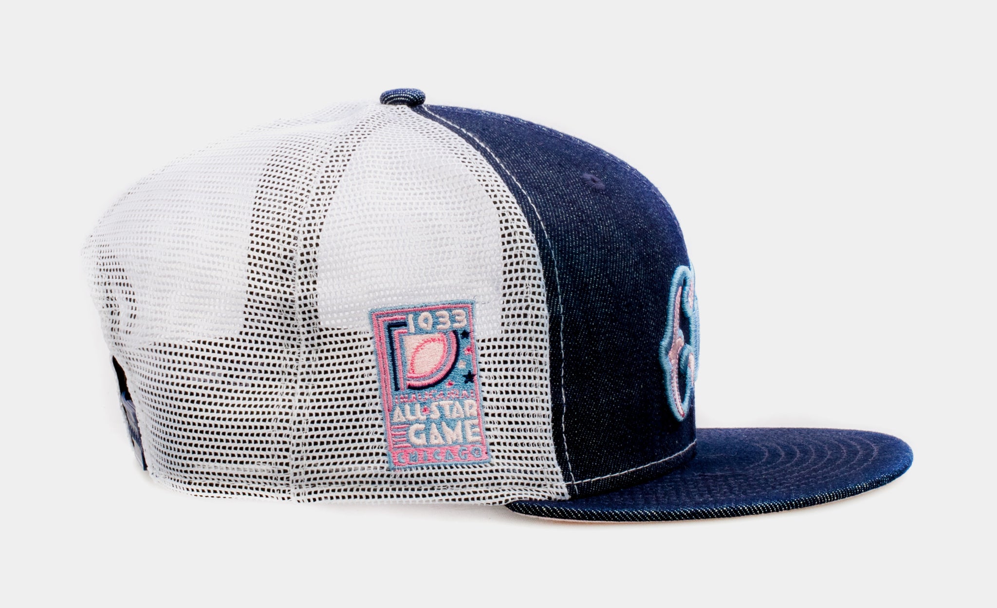 New Era Shoe Palace Exclusive Denim Trucker Chicago Cubs 9FIFTY Mens Snapback Hat (Blue/Pink)